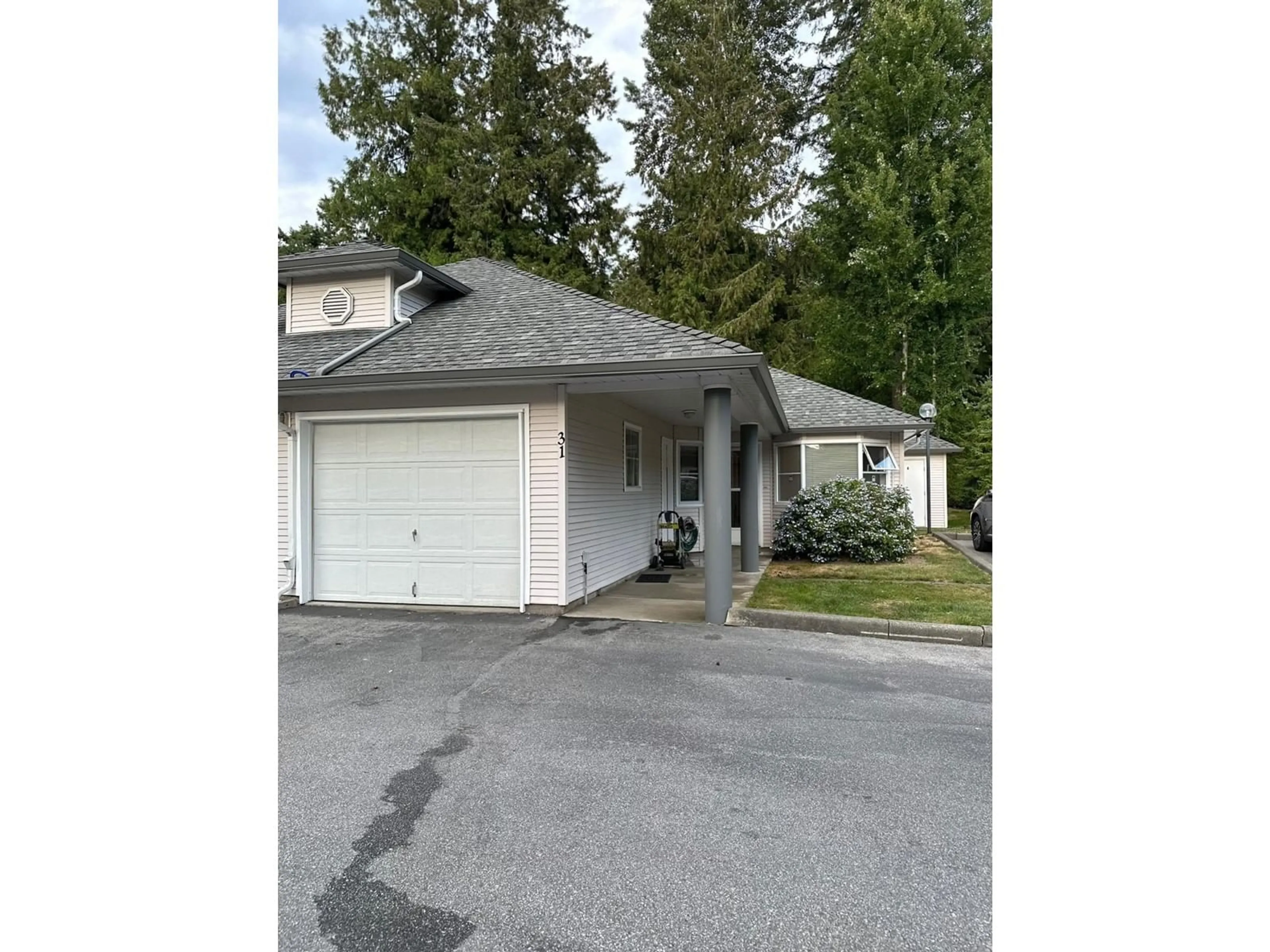A pic from exterior of the house or condo for 33 9088 HOLT ROAD, Surrey British Columbia V3V4H3