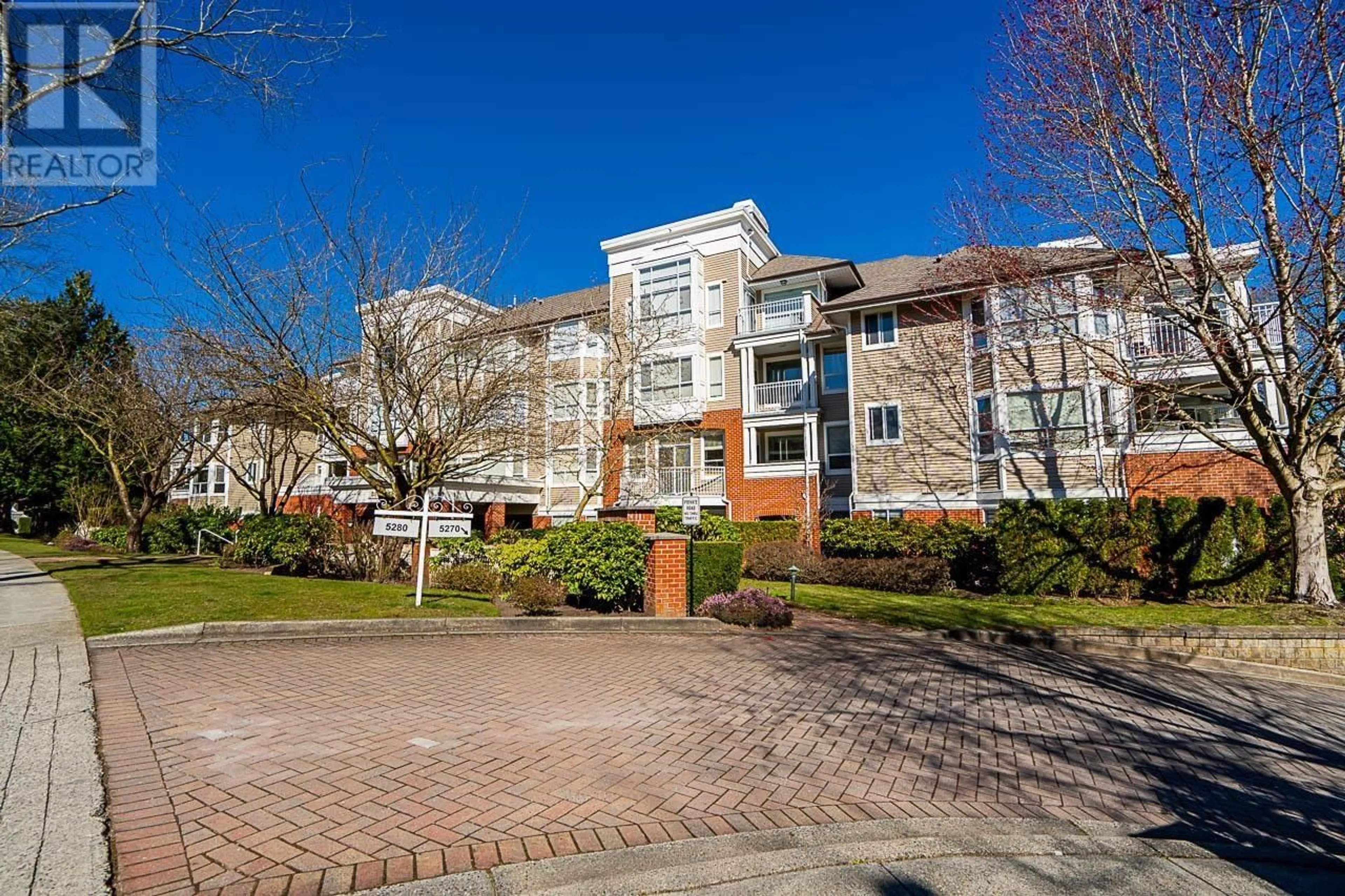 A pic from exterior of the house or condo for 402 5280 OAKMOUNT CRESCENT, Burnaby British Columbia V5H4S1