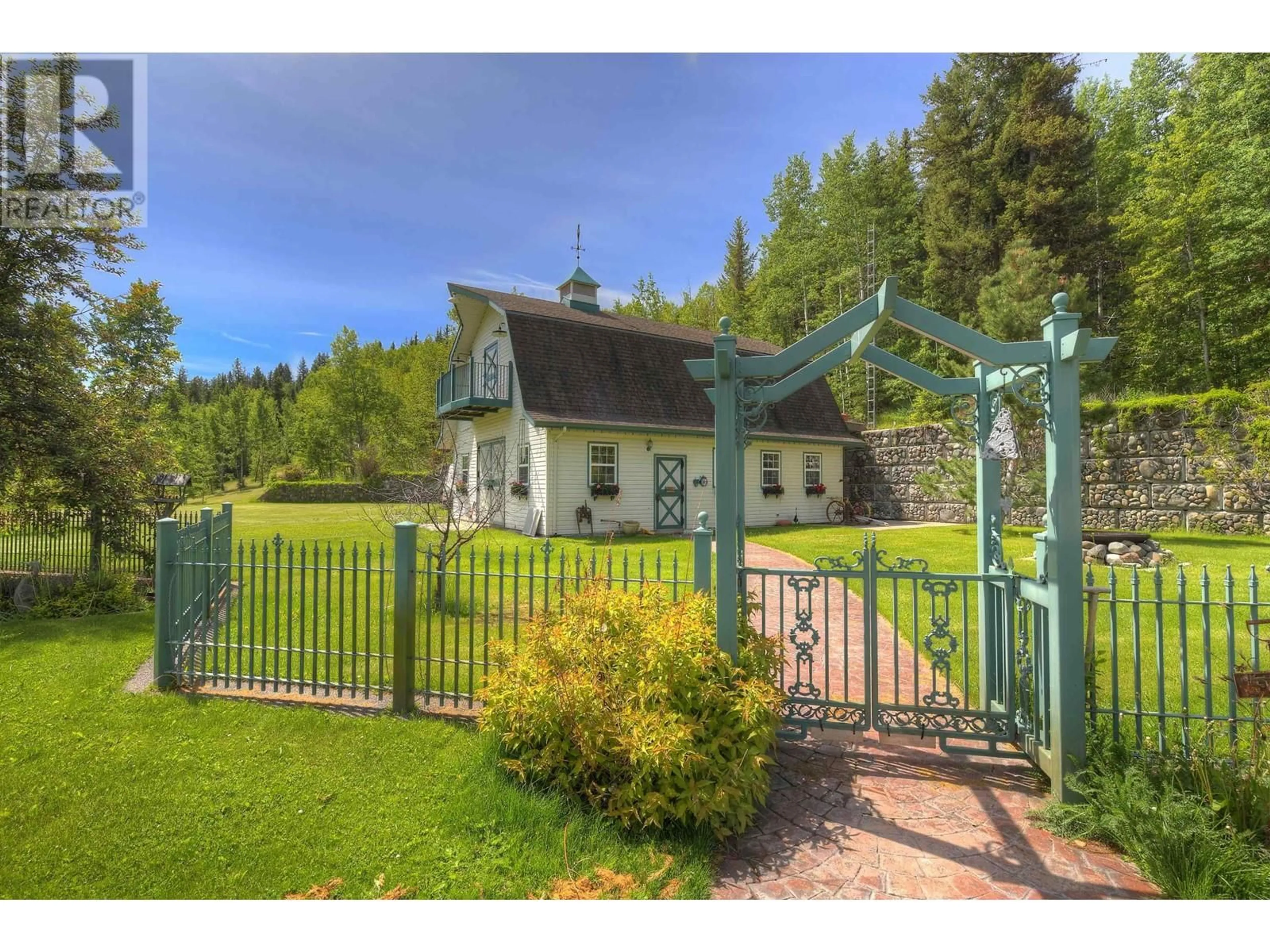 Cottage for 3835 N CARIBOO 97 HIGHWAY, Williams Lake British Columbia V2G5A3