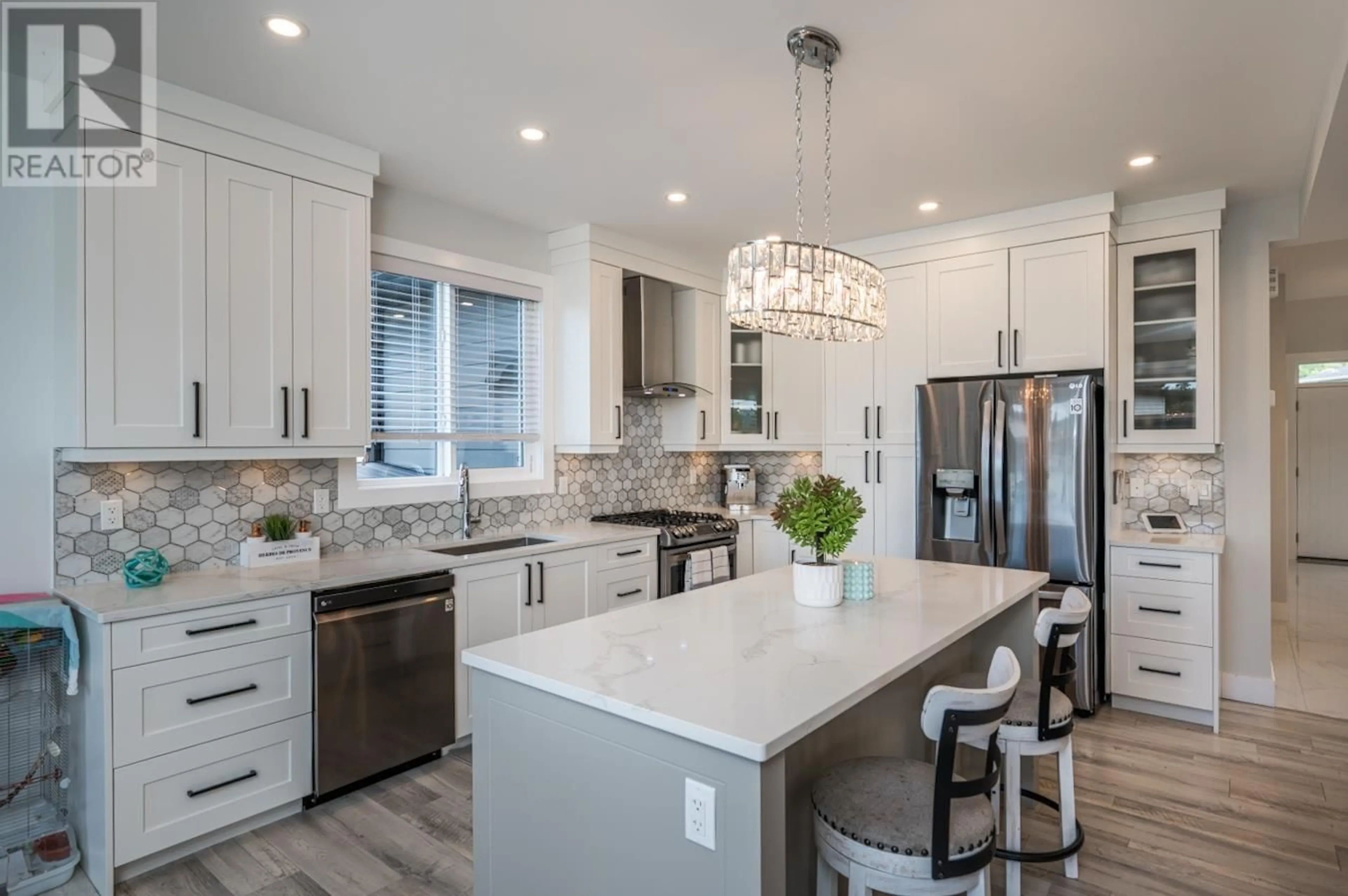 Contemporary kitchen, wood floors, mountain for 4033 BRINK DRIVE, Prince George British Columbia V2K0B1