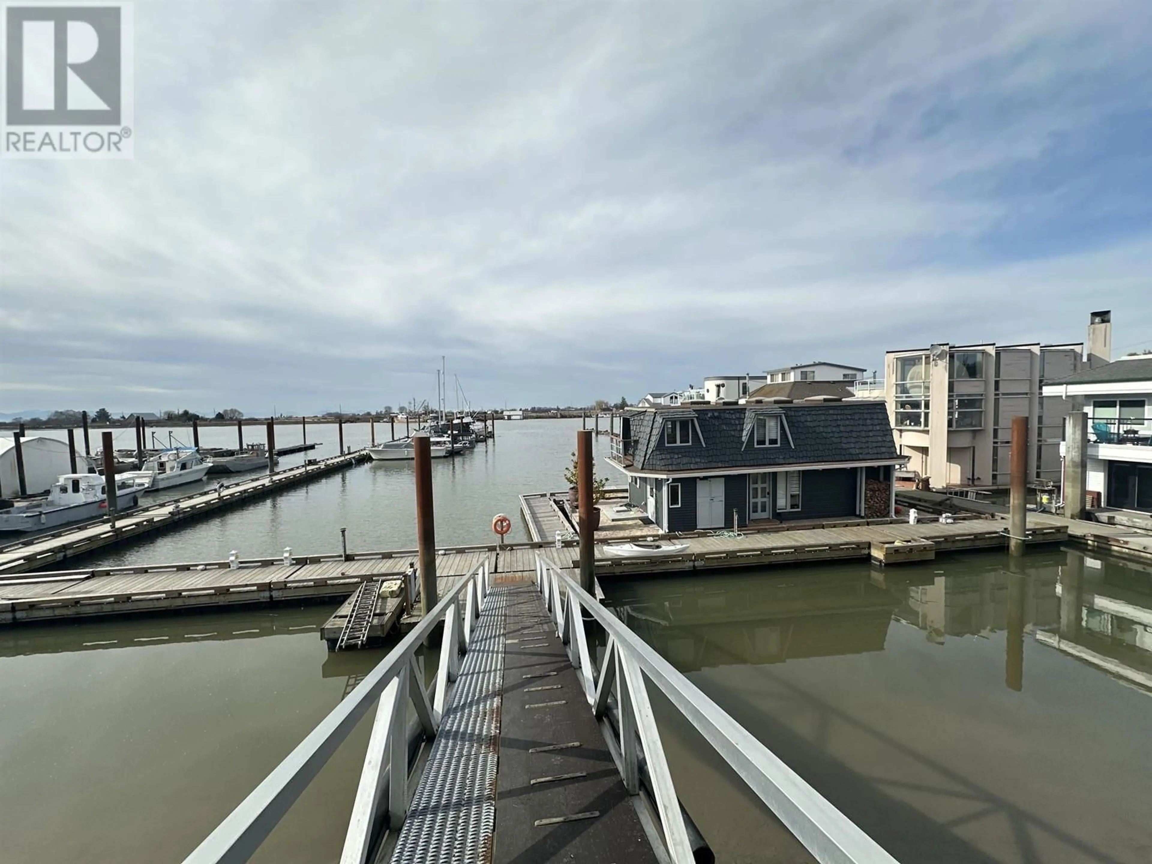 Blurry image for 3443 RIVER ROAD, Delta British Columbia V4K3N2