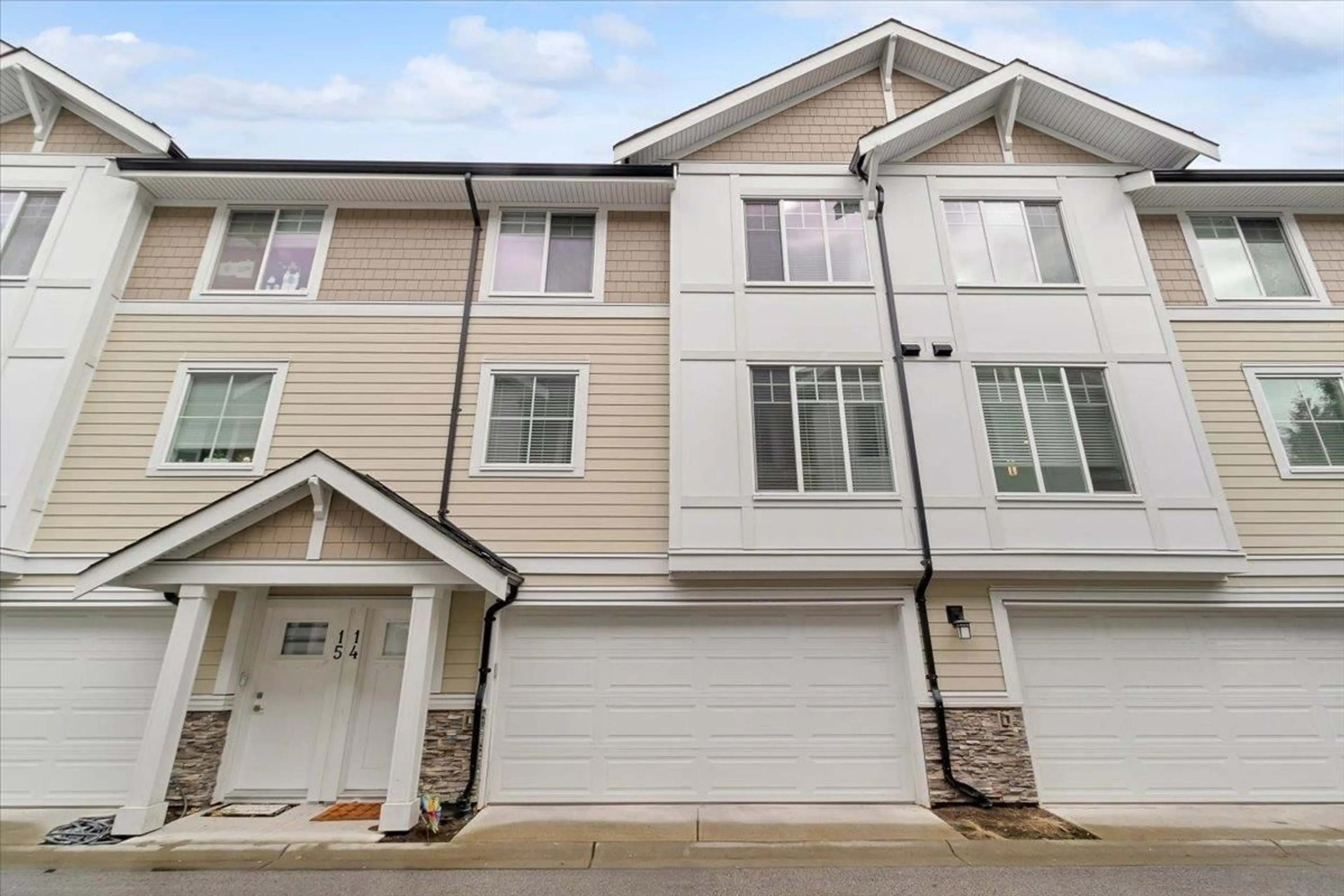 A pic from exterior of the house or condo for 14 7056 192 STREET, Surrey British Columbia V4N6S6