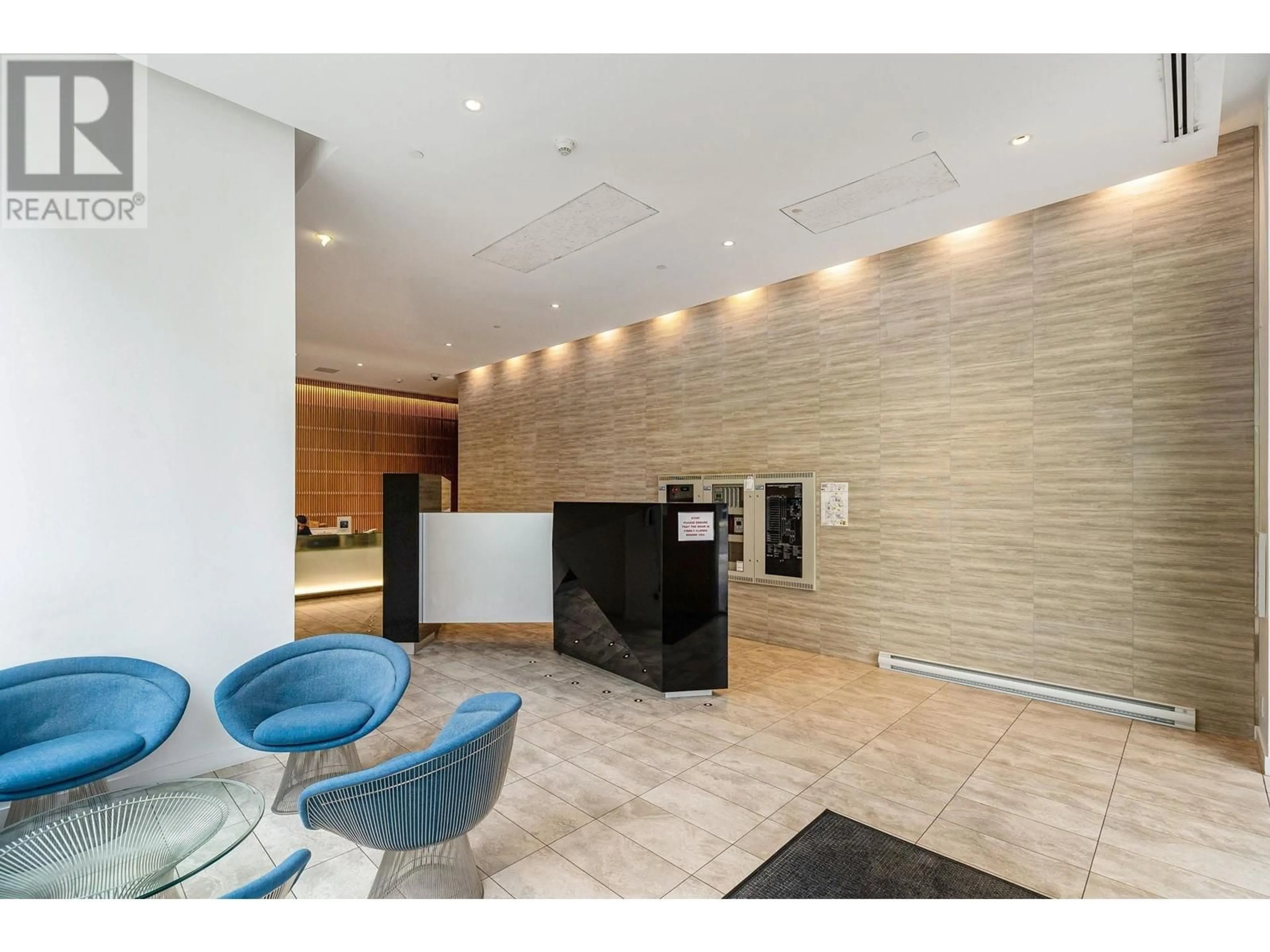 Indoor lobby for 1610 2220 KINGSWAY, Vancouver British Columbia V5N2T7