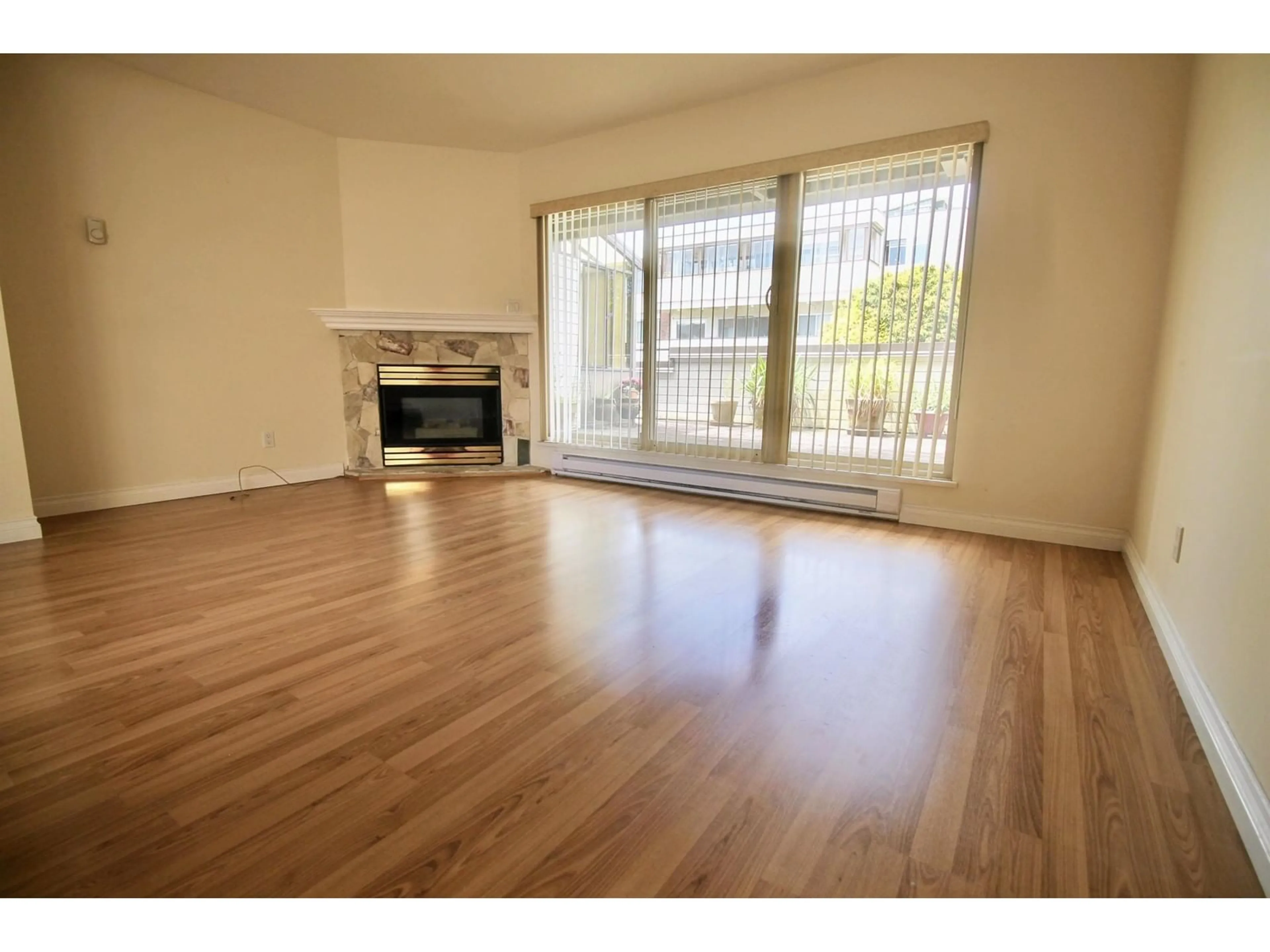 A pic of a room for 1469 MERKLIN, White Rock British Columbia V4B4C4