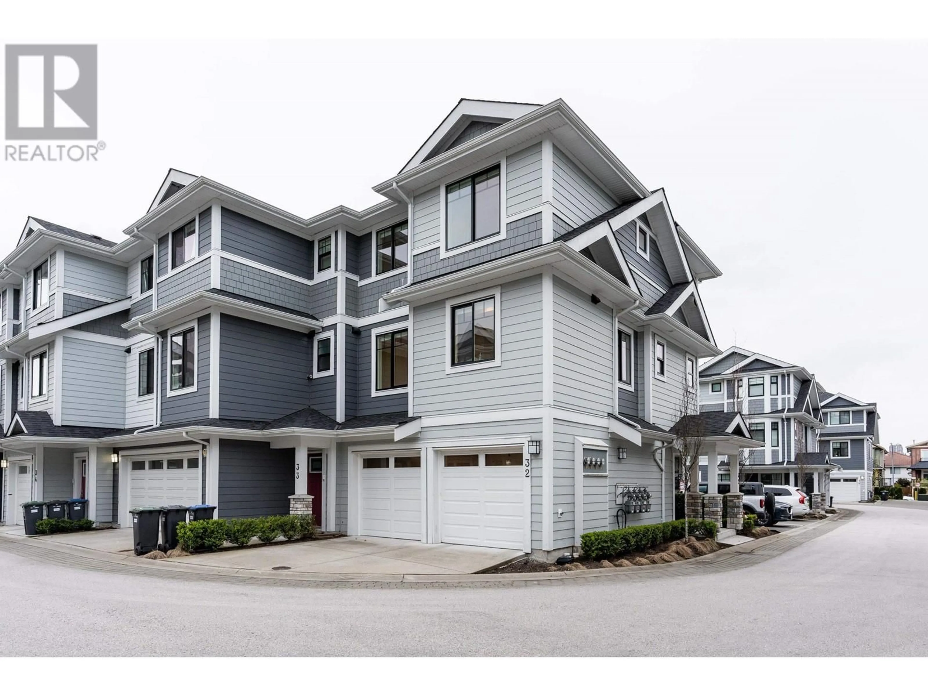 A pic from exterior of the house or condo for 32 189 WOOD STREET, New Westminster British Columbia V3M0L7