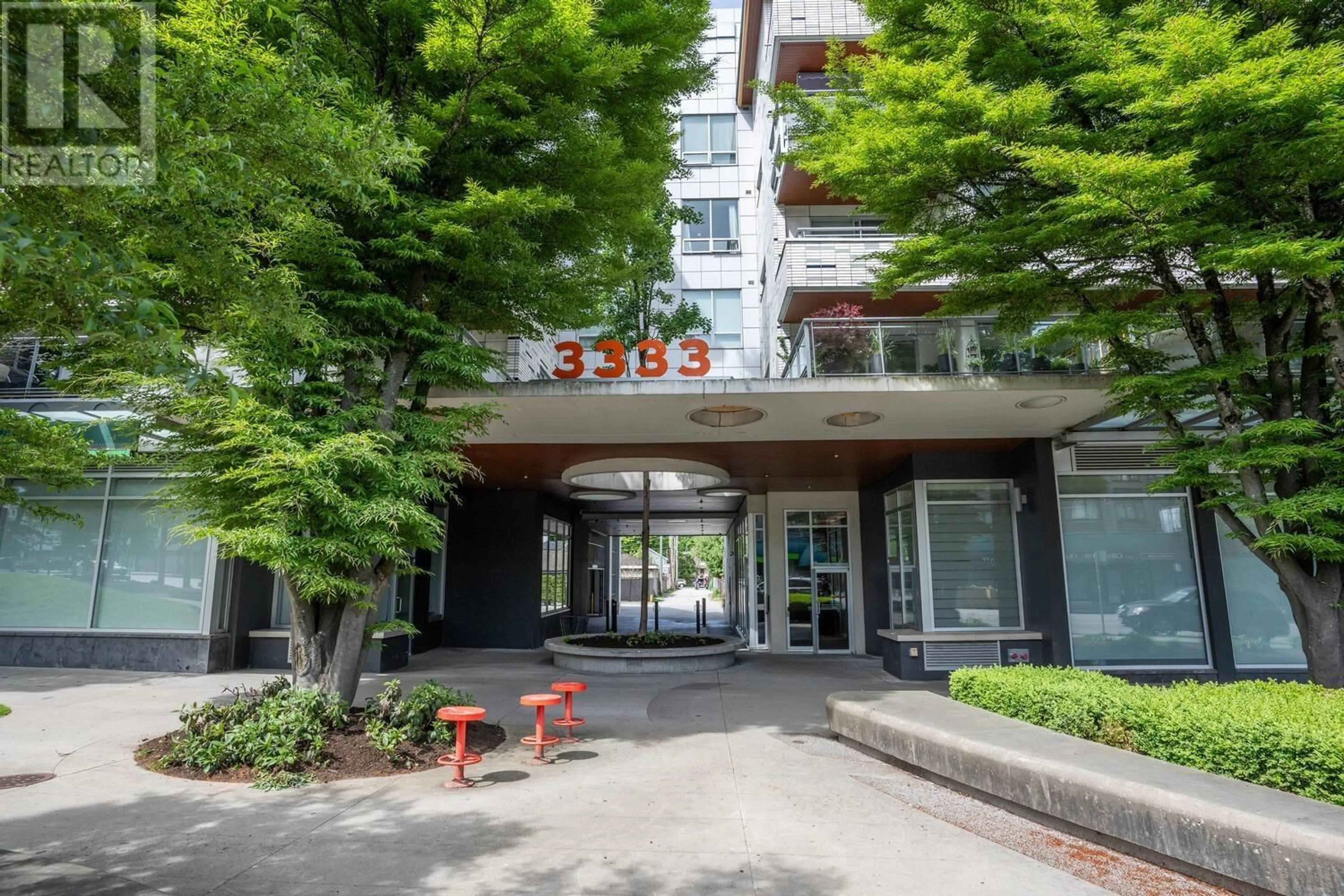 Outside view for 413 3333 MAIN STREET, Vancouver British Columbia V5V3M8