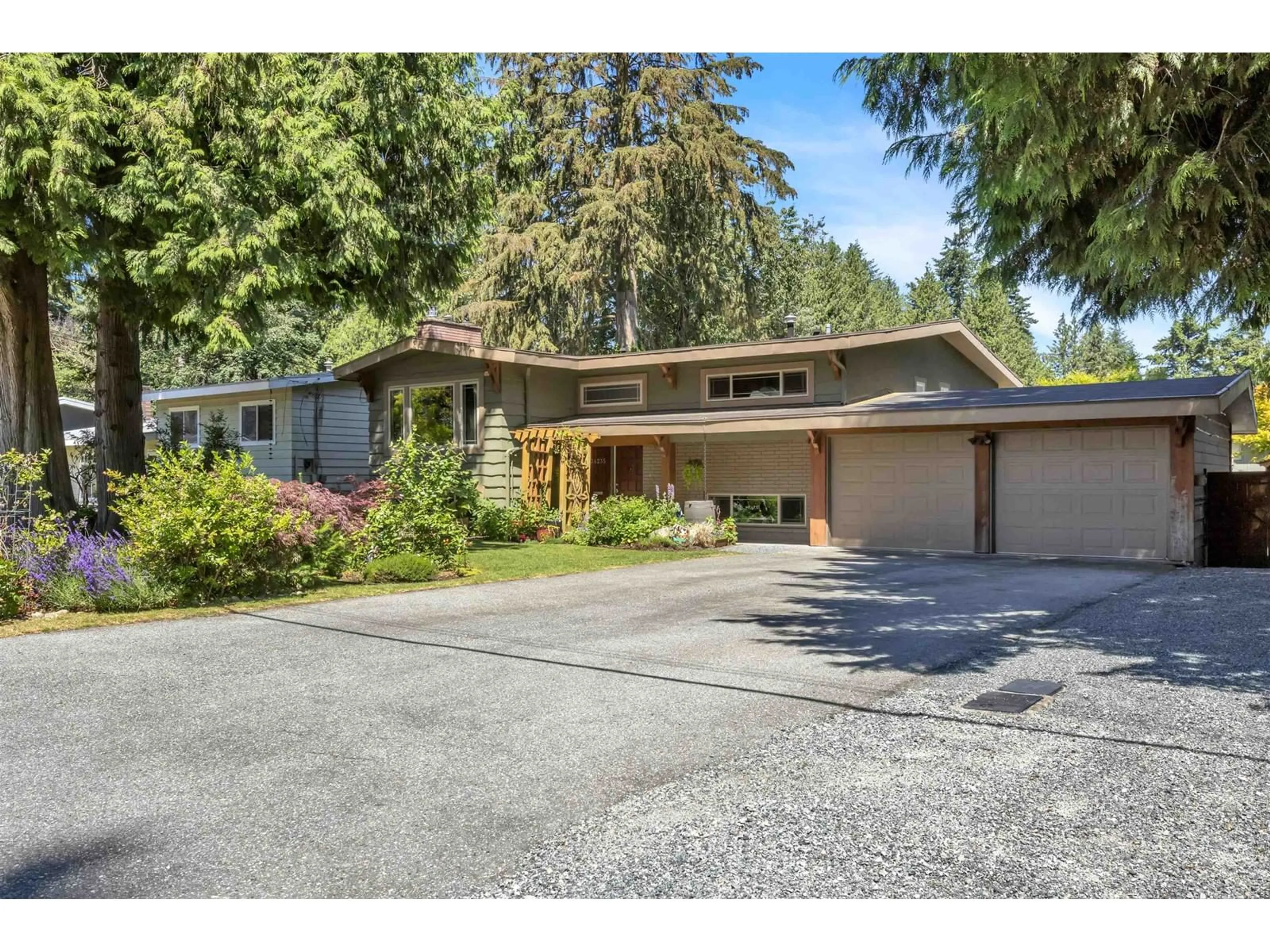 Frontside or backside of a home for 34235 LARCH STREET, Abbotsford British Columbia V2S2P7