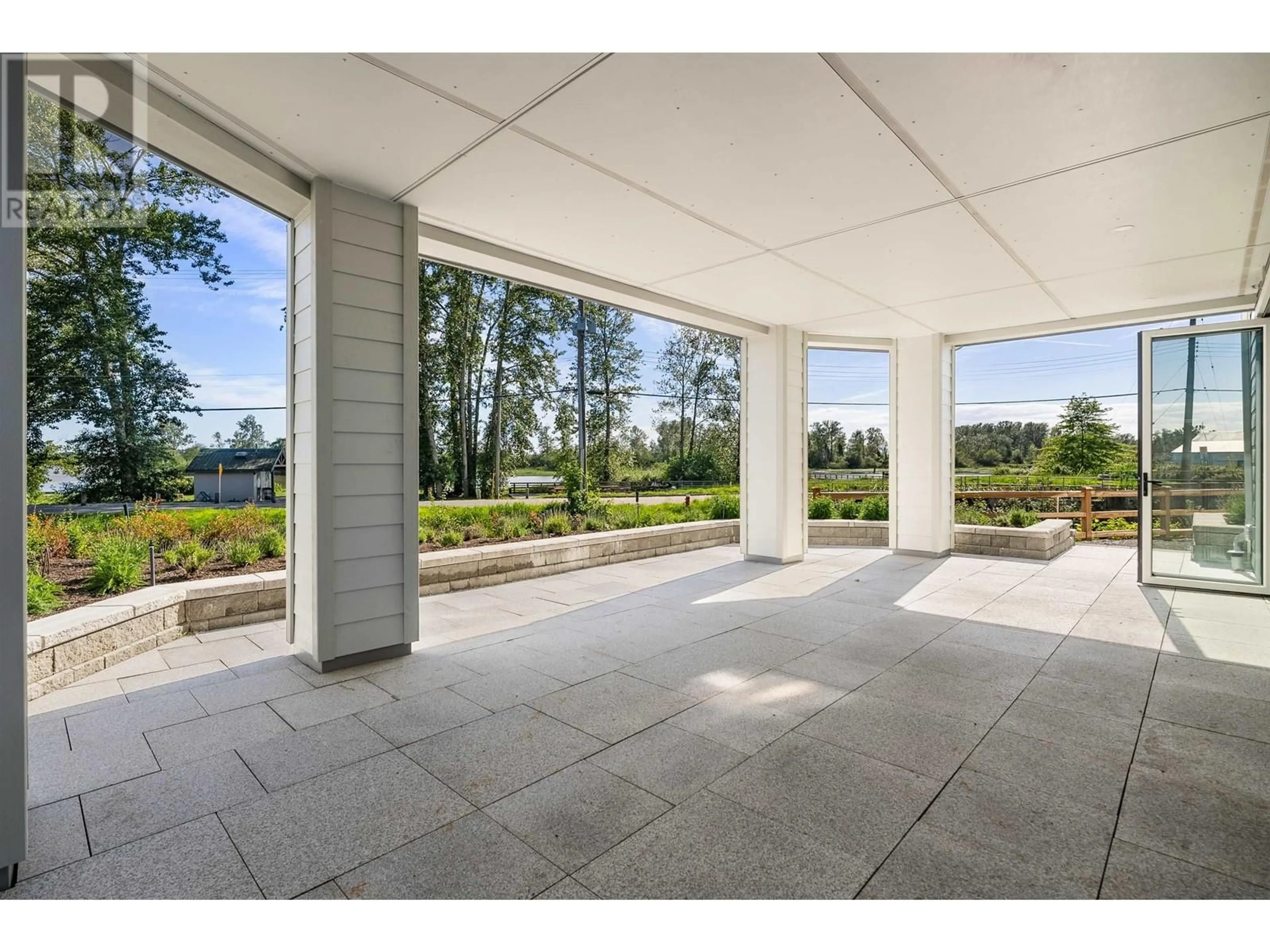 Indoor foyer for 104 6111 DYKE ROAD, Richmond British Columbia V7E3R3