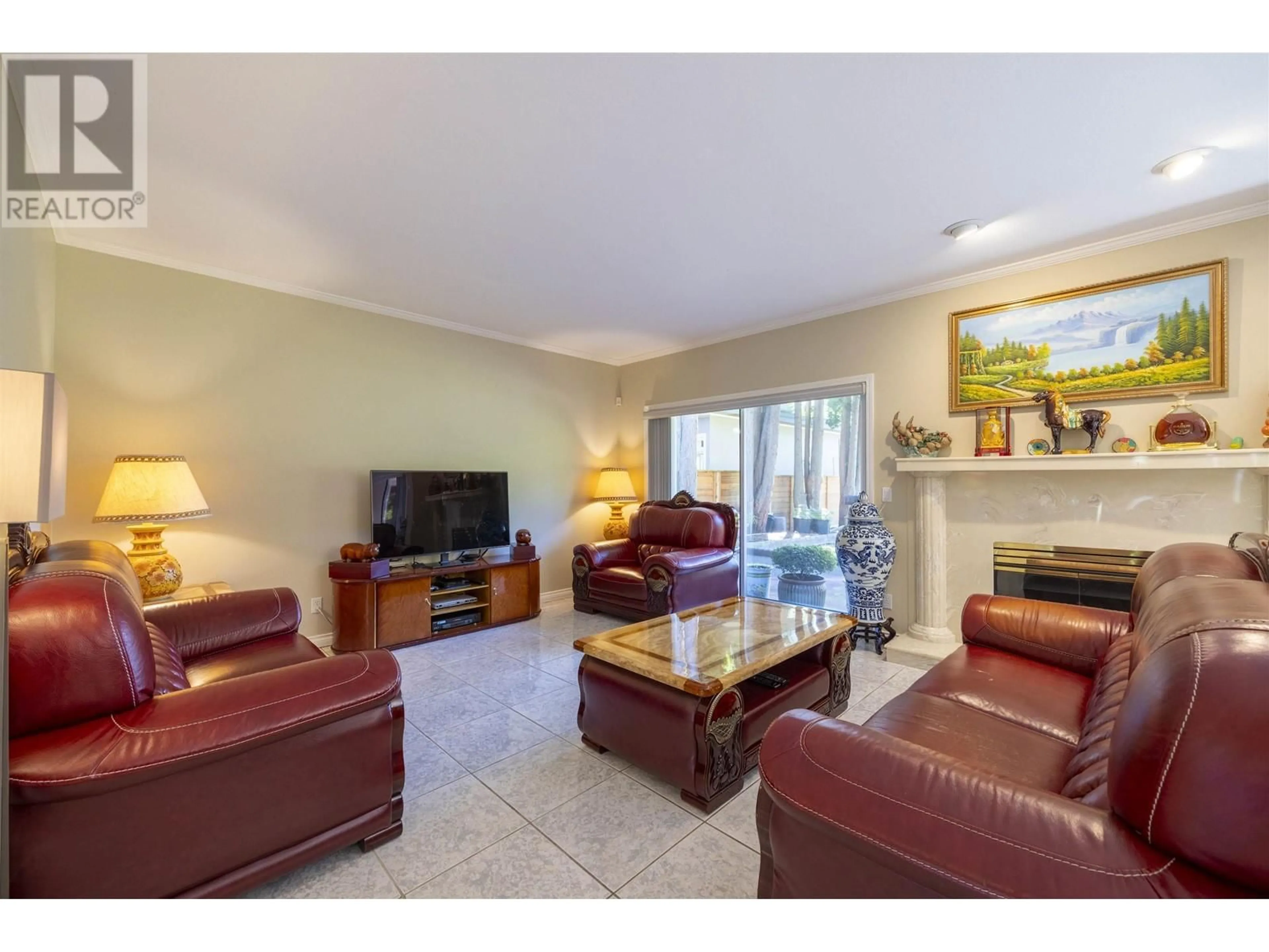 Living room, wood floors for 7251 BRIDGE STREET, Richmond British Columbia V6Y2S6