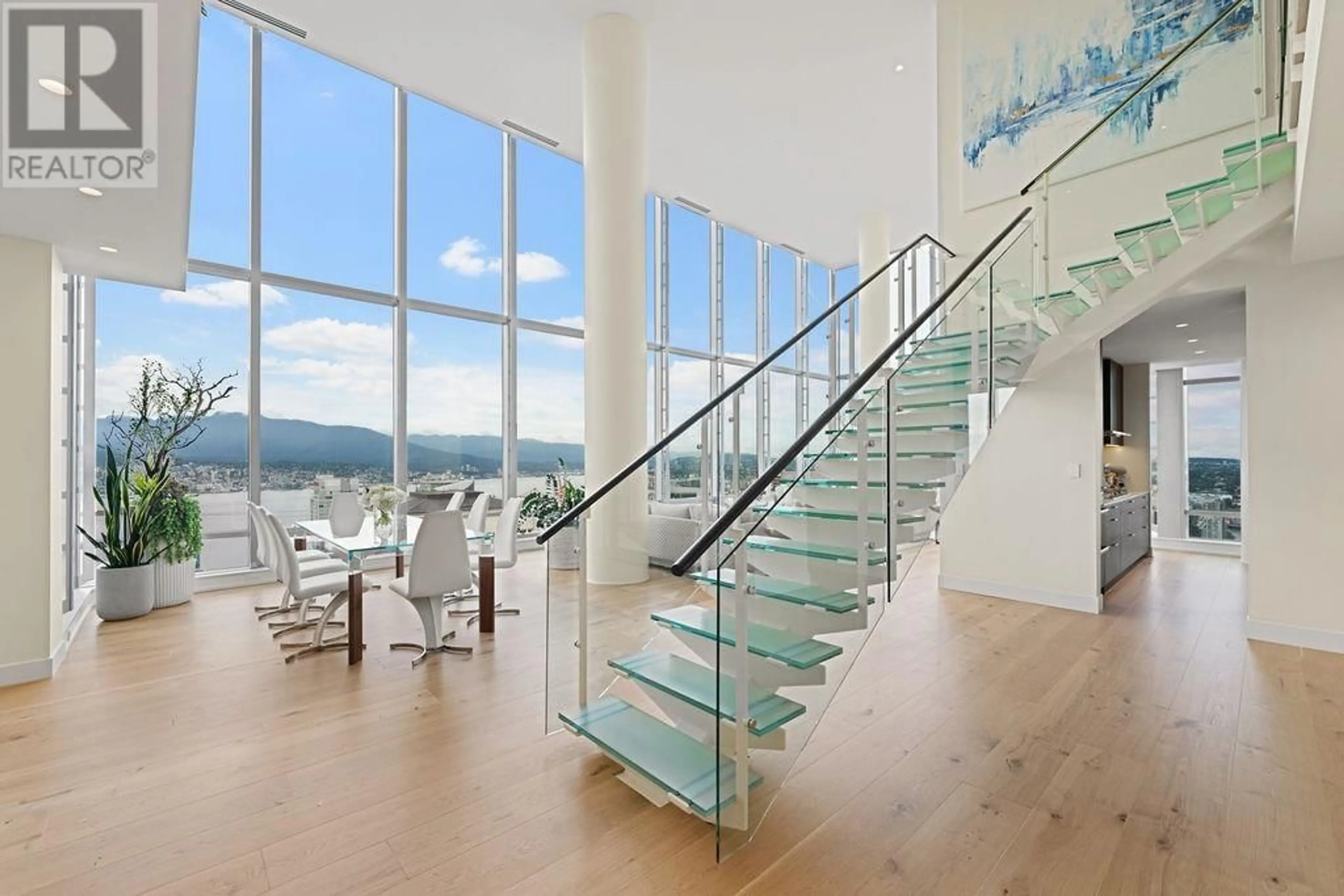 Indoor foyer, wood floors for 4903 1128 W GEORGIA STREET, Vancouver British Columbia V6E0A8