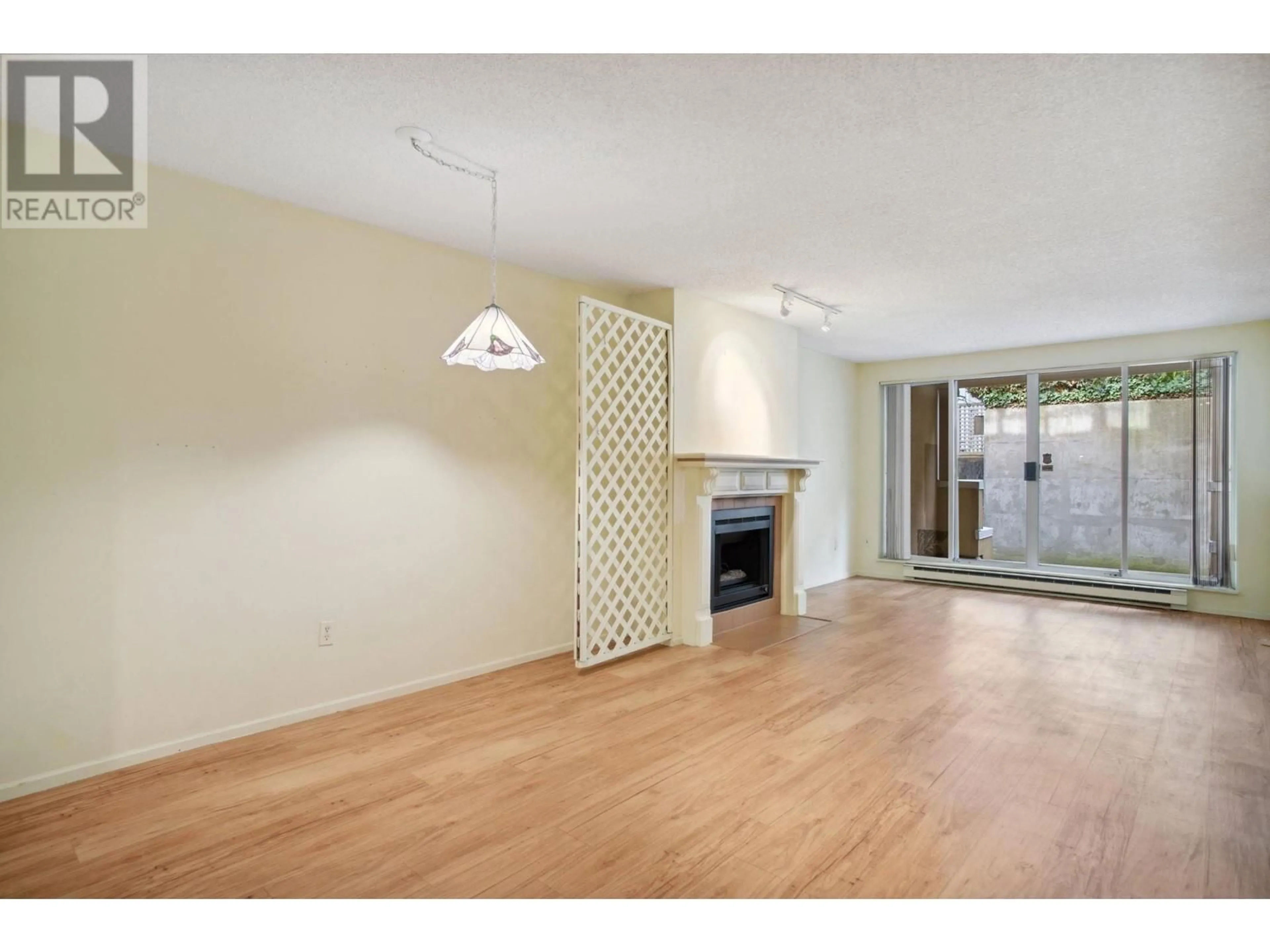 A pic of a room for 108 1876 W 6TH AVENUE, Vancouver British Columbia V6J1R6