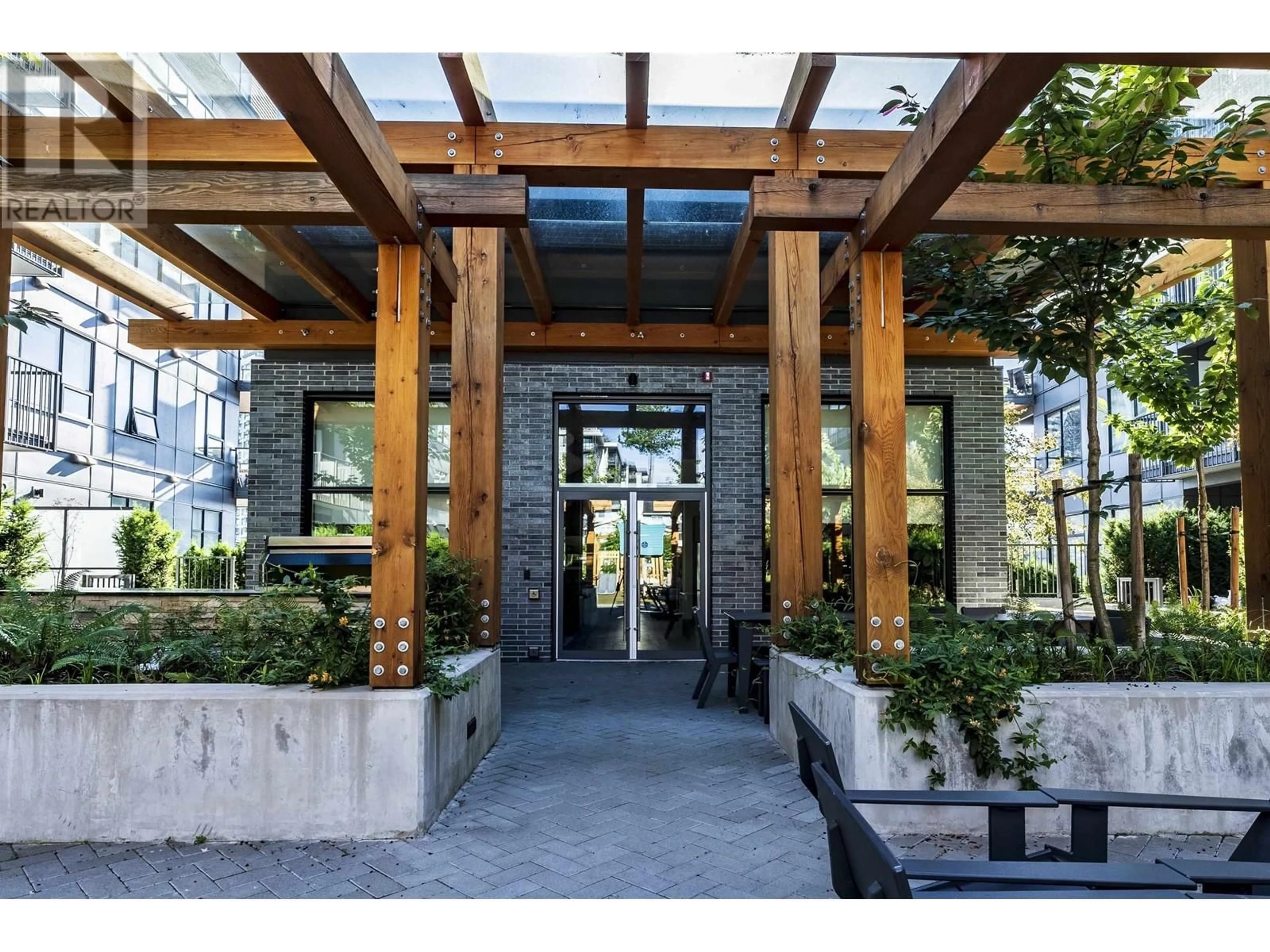 Indoor lobby for 603 645 COMO LAKE AVENUE, Coquitlam British Columbia V3J0N9