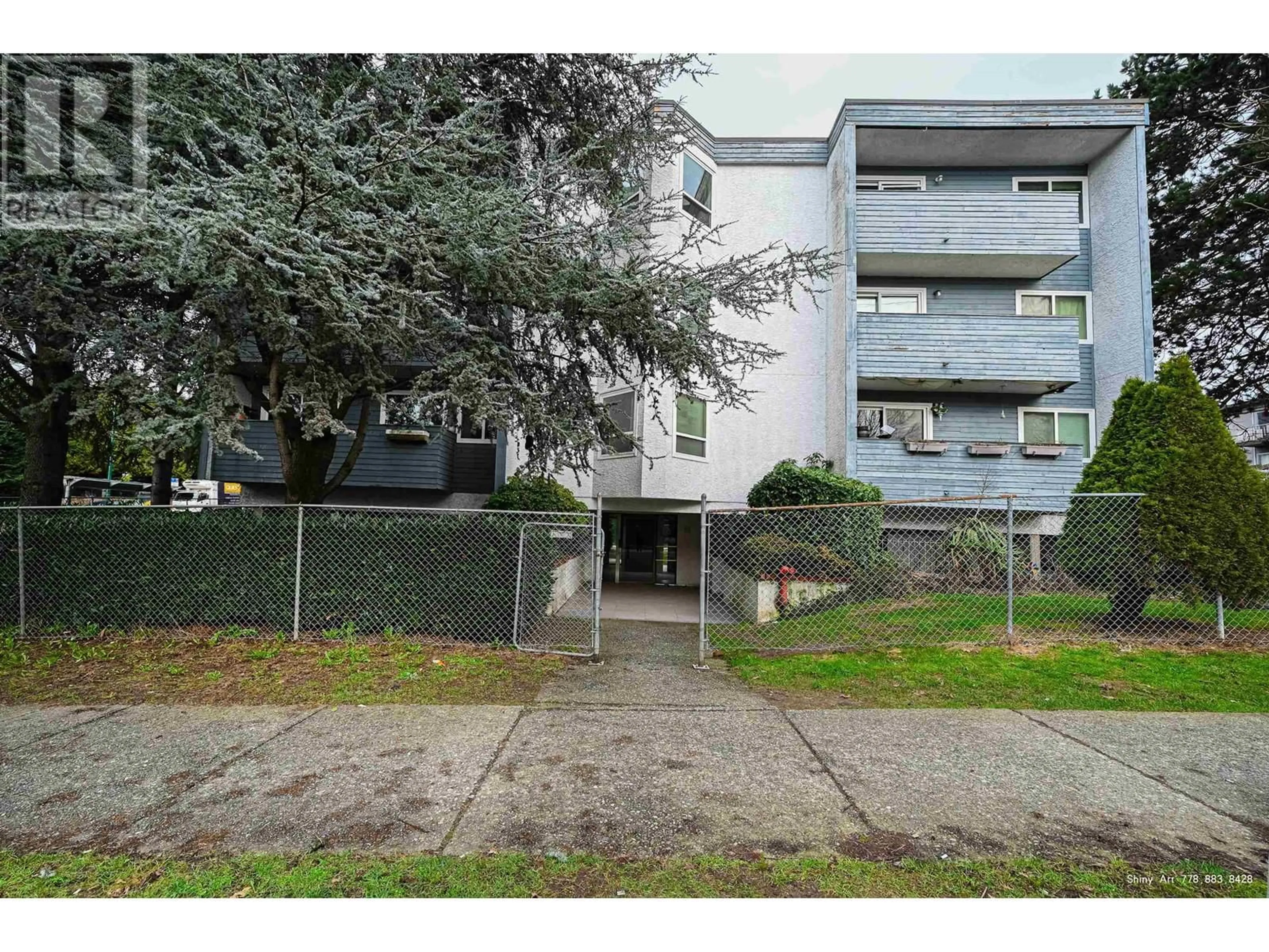 A pic from exterior of the house or condo for 406 16 LAKEWOOD DRIVE, Vancouver British Columbia V5L4L1