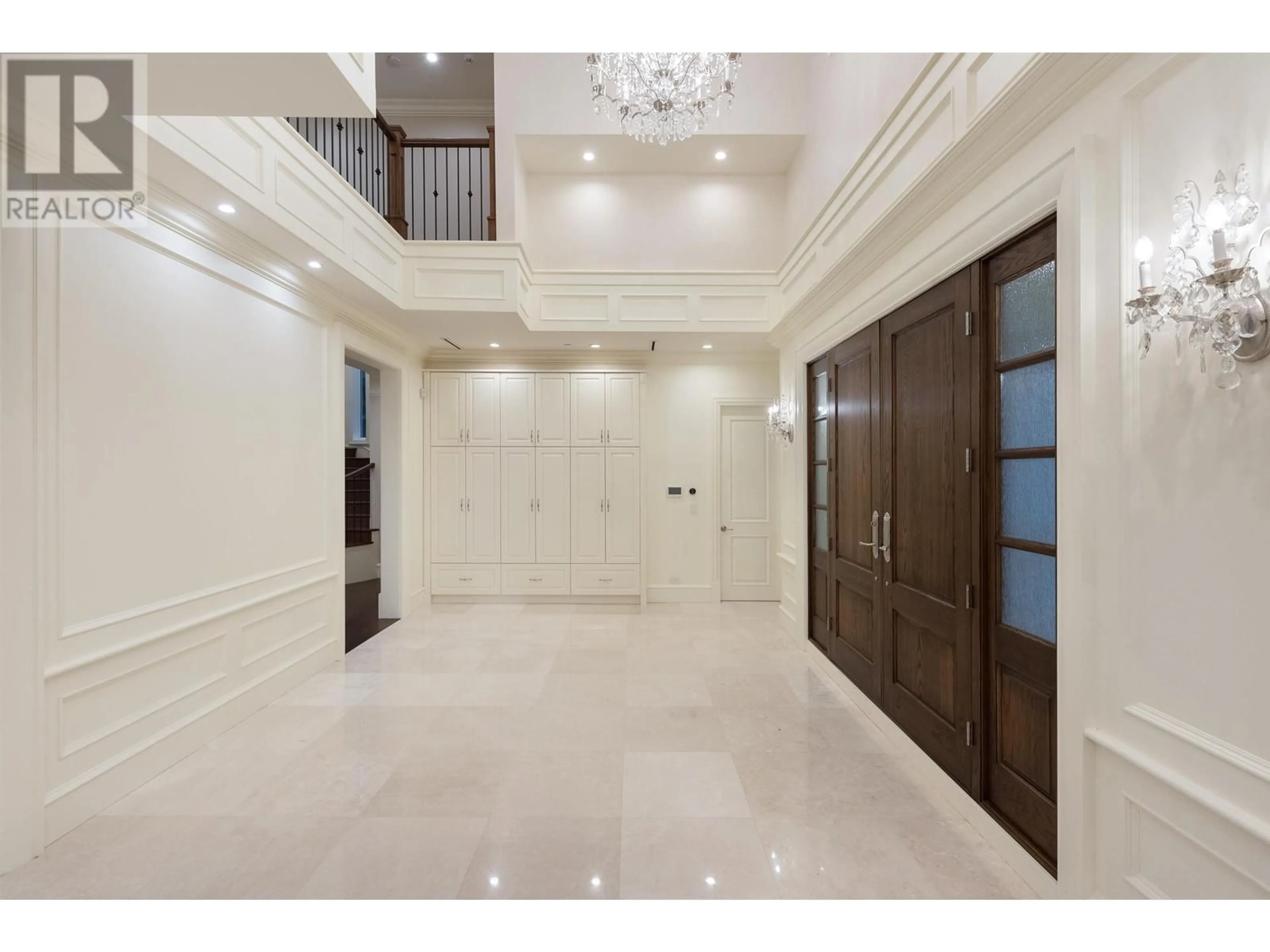 Indoor foyer for 6836 ARBUTUS STREET, Vancouver British Columbia V6P5S7