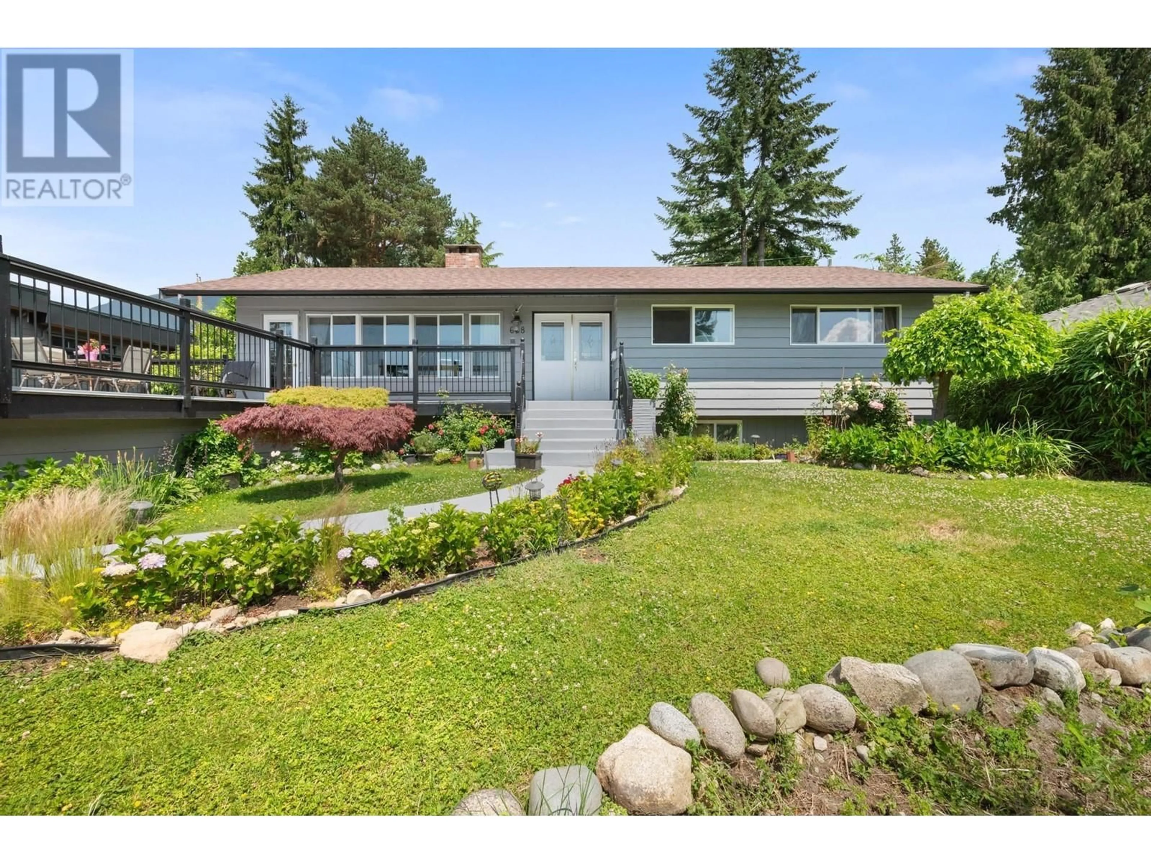 Frontside or backside of a home for 638 ELSTREE PLACE, North Vancouver British Columbia V7N2Y3