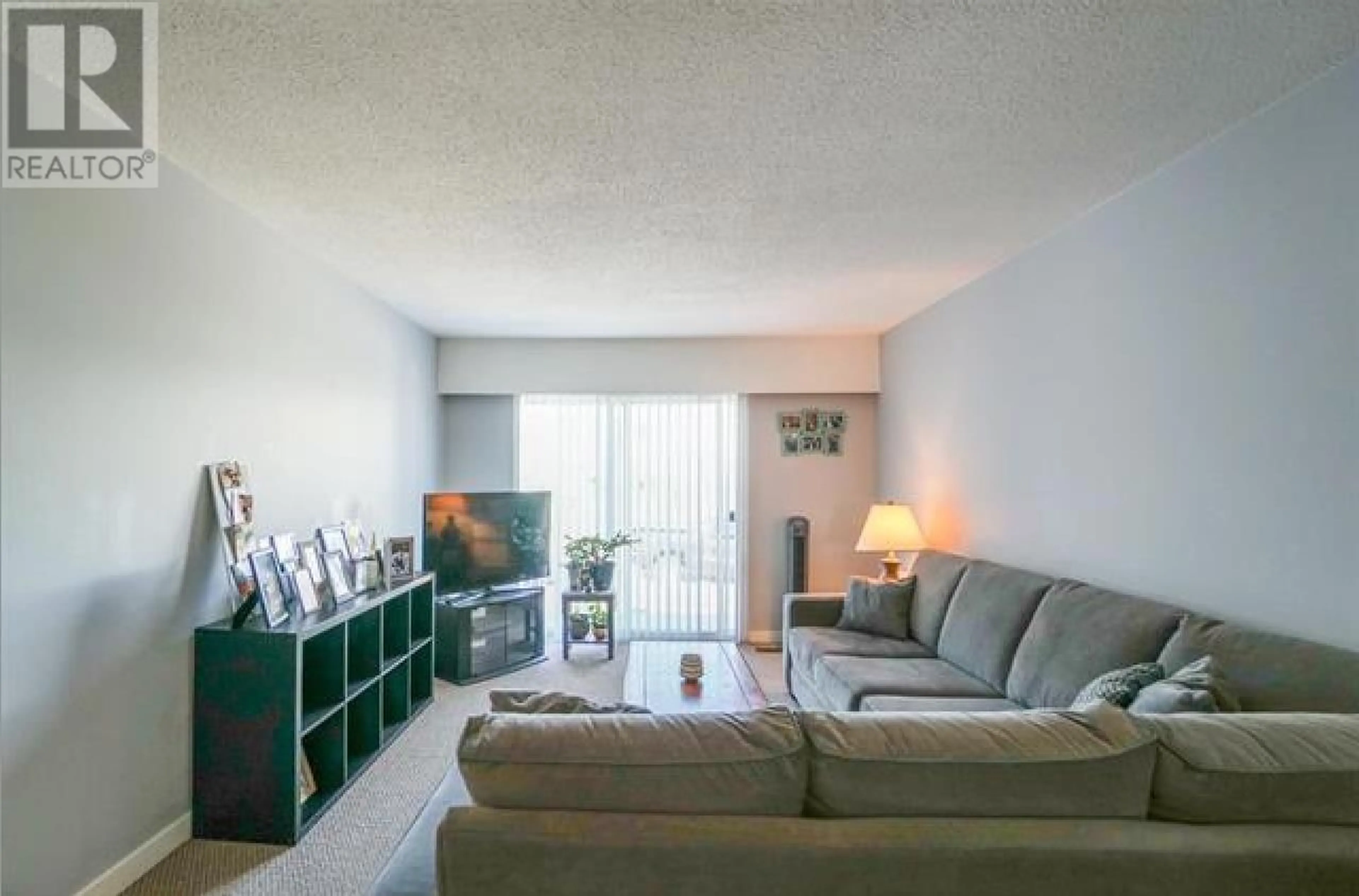 Living room for 638 ALDERSON AVENUE, Coquitlam British Columbia V3K1T5