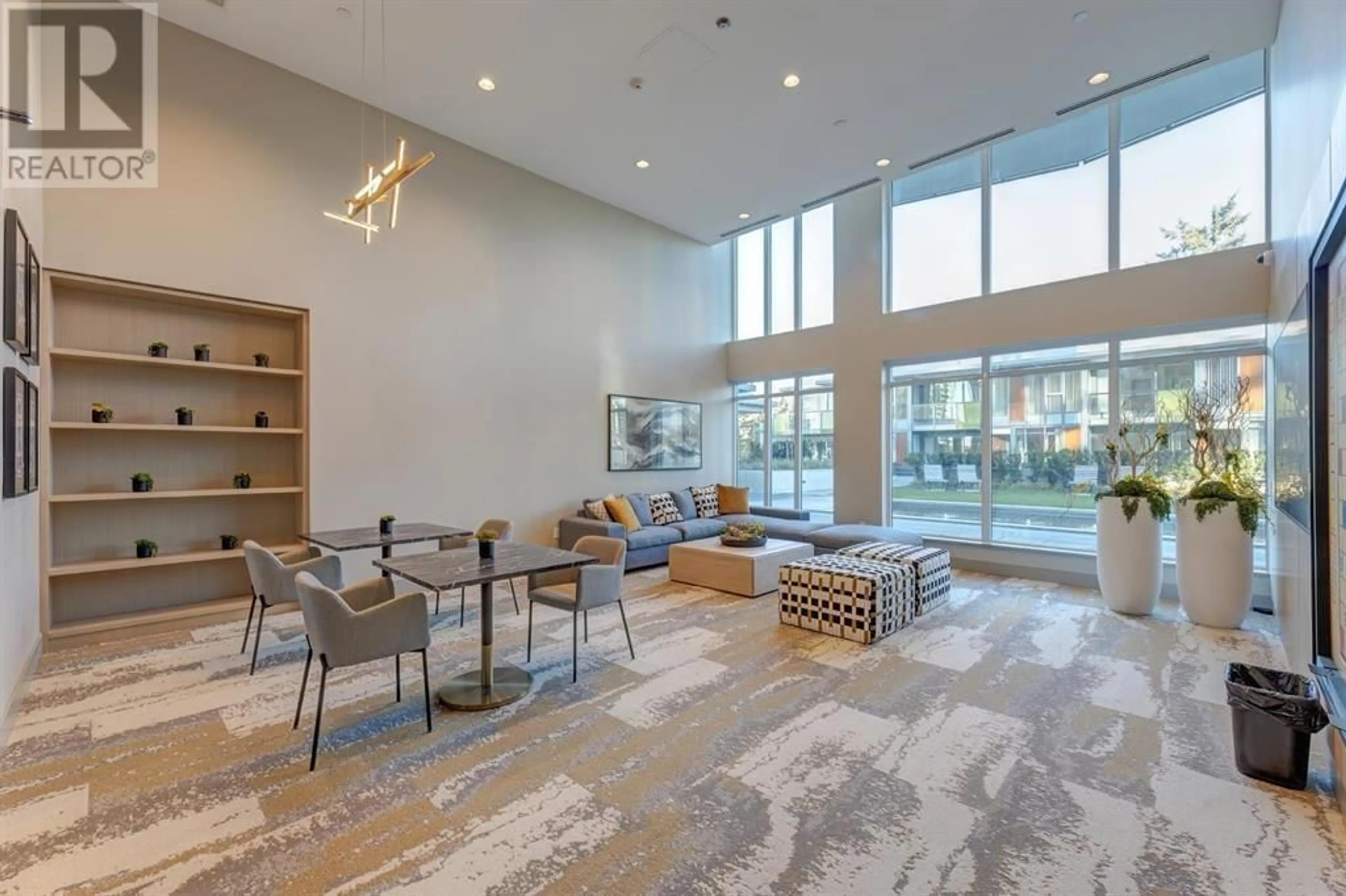 Indoor lobby, carpet floors for 1406 1182 WESTWOOD STREET, Coquitlam British Columbia V3B0T9