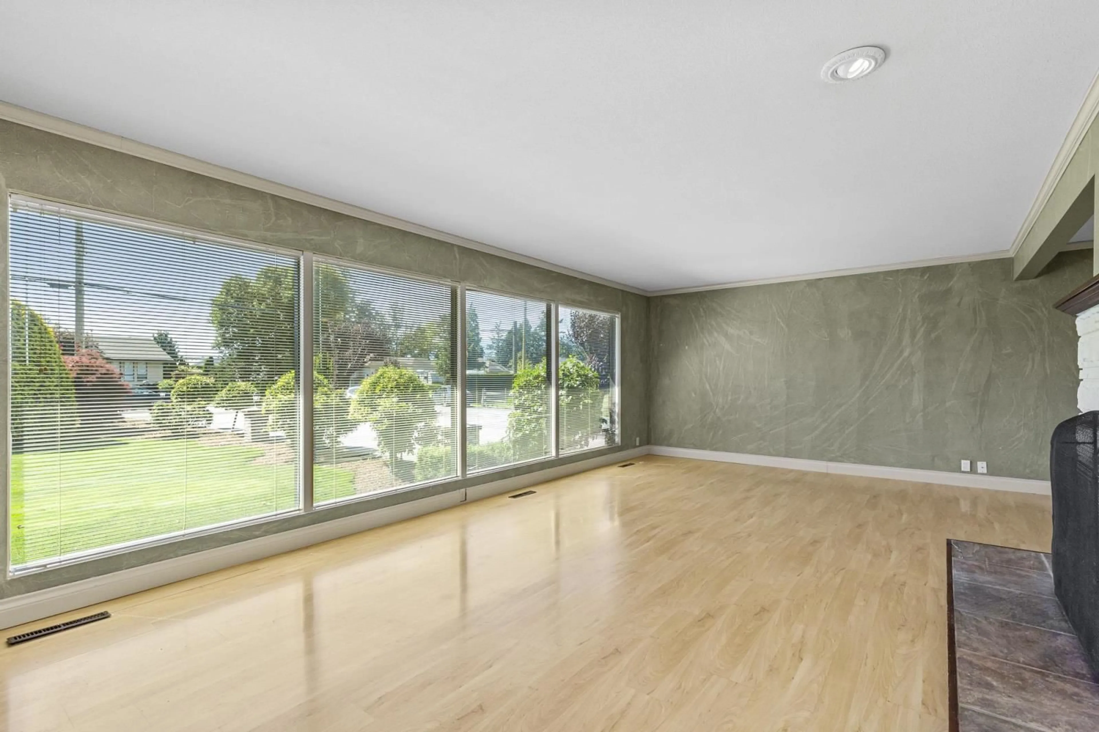 Other indoor space, wood floors for 6800 CHILLIWACK RIVER ROAD, Chilliwack British Columbia V2R4M2