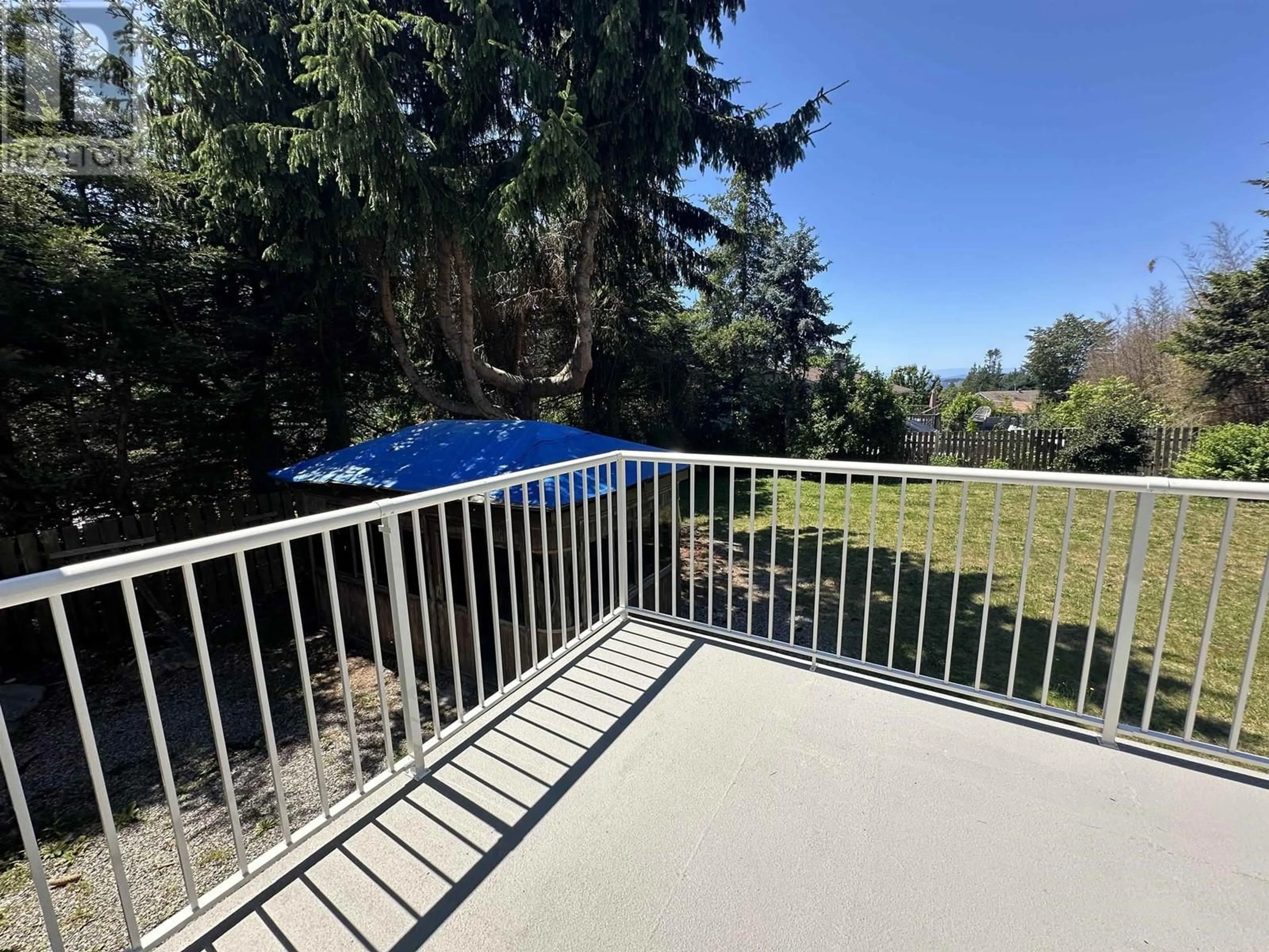 Balcony in the apartment for 4987 LAUREL AVENUE, Sechelt British Columbia V0N3A2