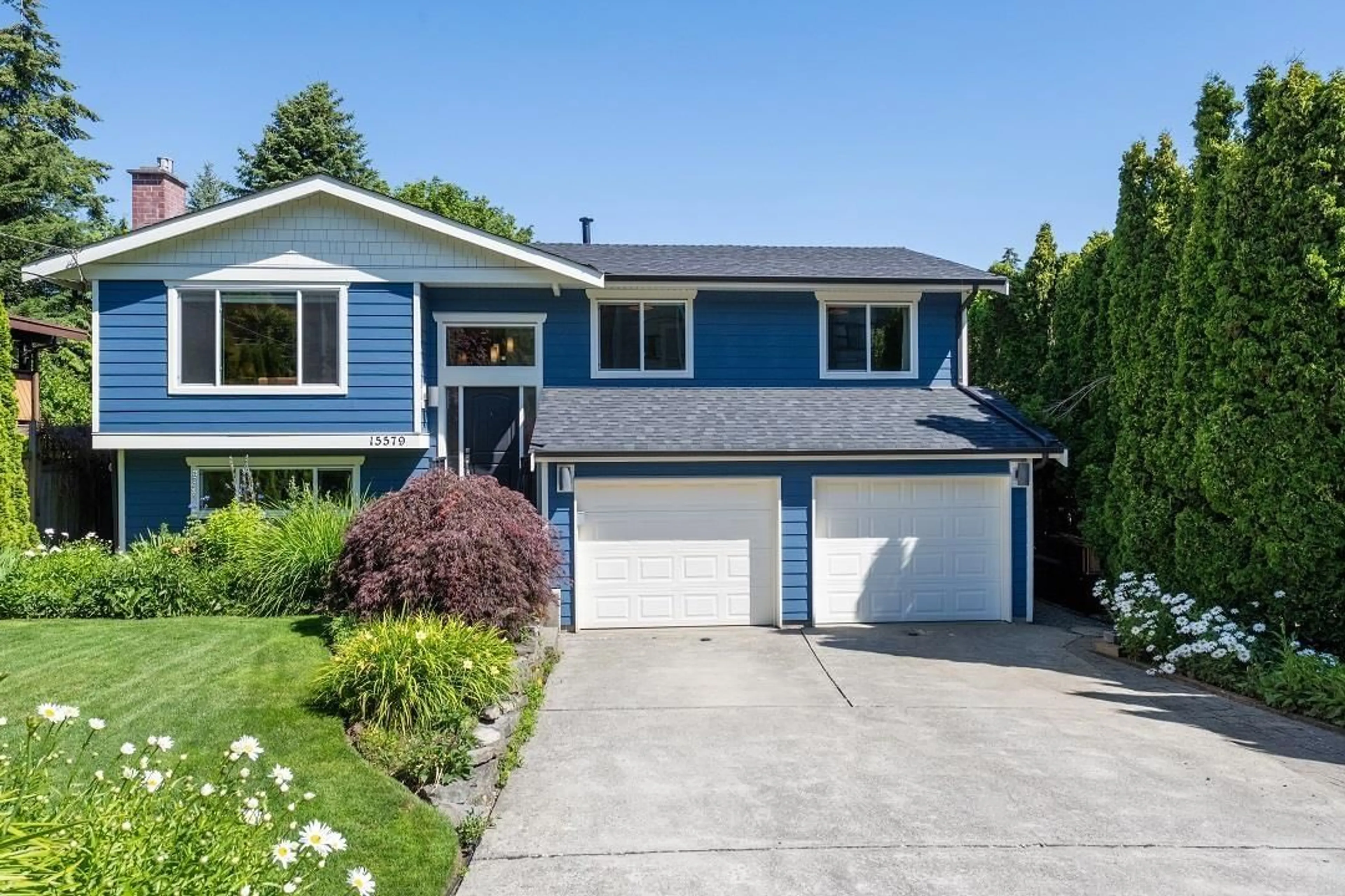Frontside or backside of a home for 15579 17 AVENUE, Surrey British Columbia V4A1V1