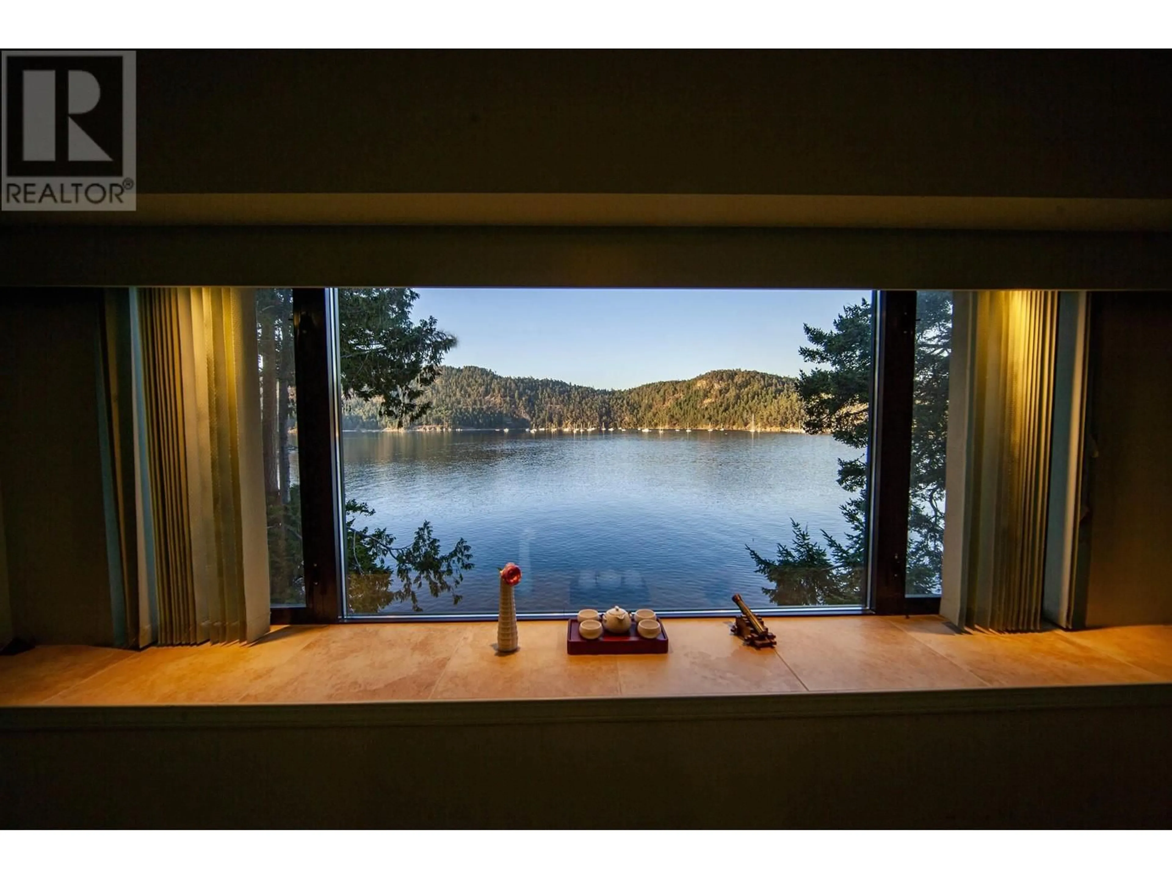 Home theater for 7911 BEDWELL DRIVE, Pender Island British Columbia V0N2M2