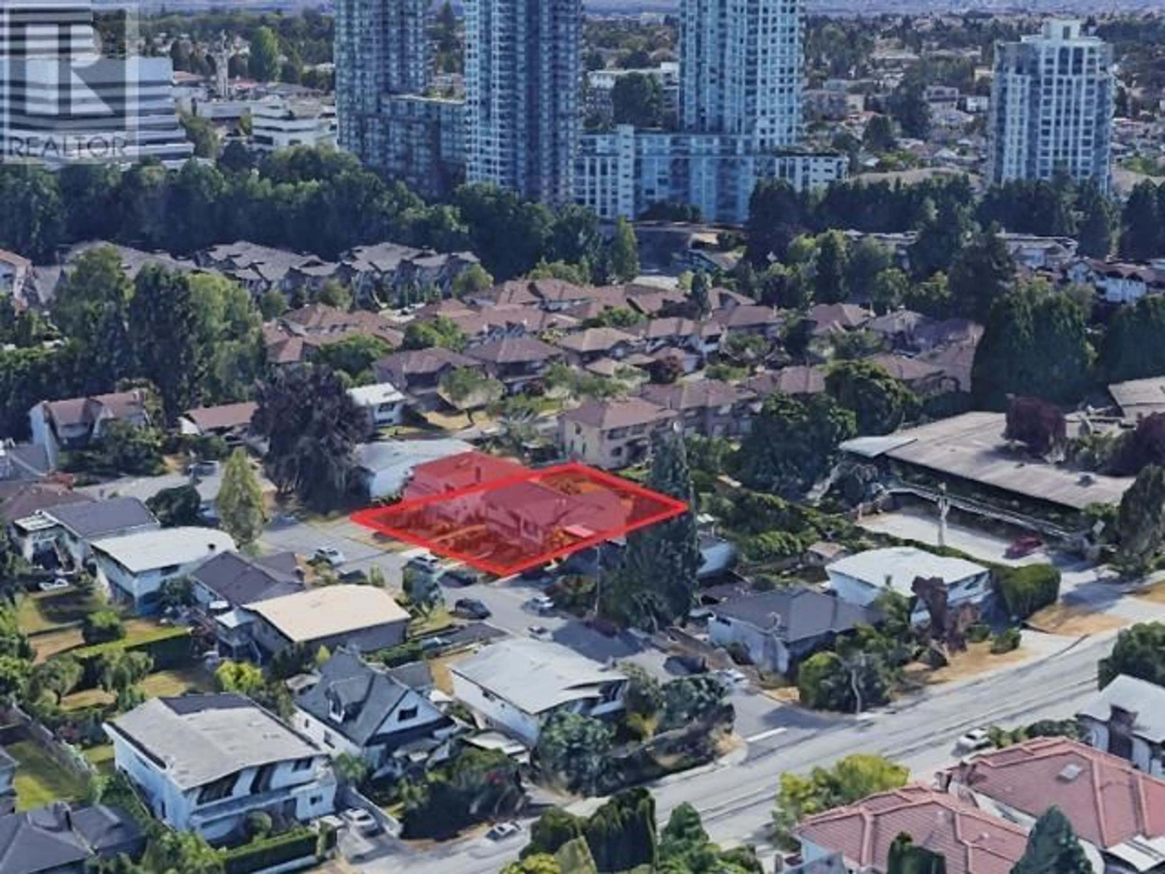 A pic from outside/outdoor area/front of a property/back of a property/a pic from drone, unknown for 5243 CHRISTOPHER COURT, Burnaby British Columbia V5H2K3