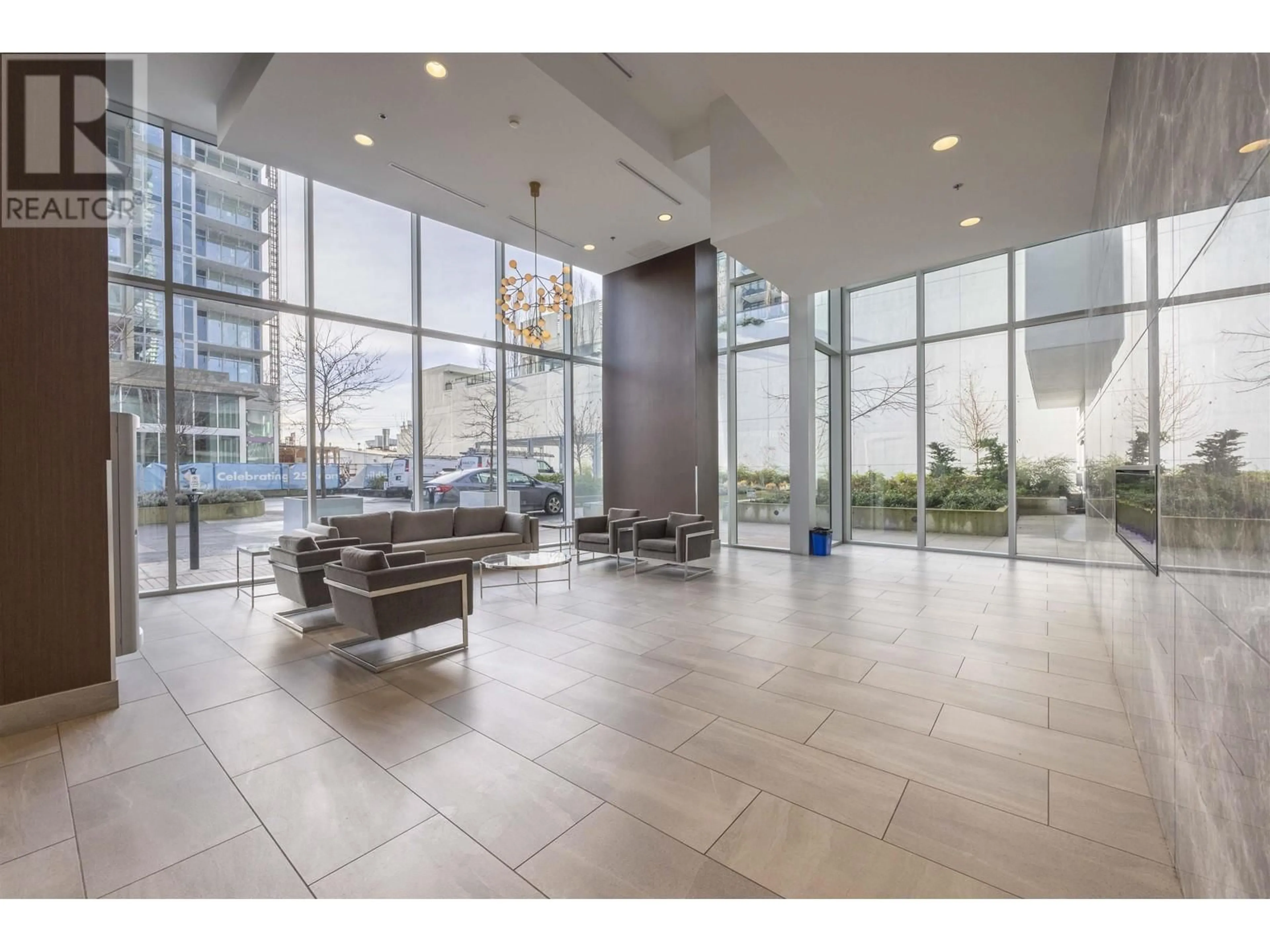 Indoor foyer for 2805 - 2311 BETA AVENUE, Burnaby British Columbia V5C0M1