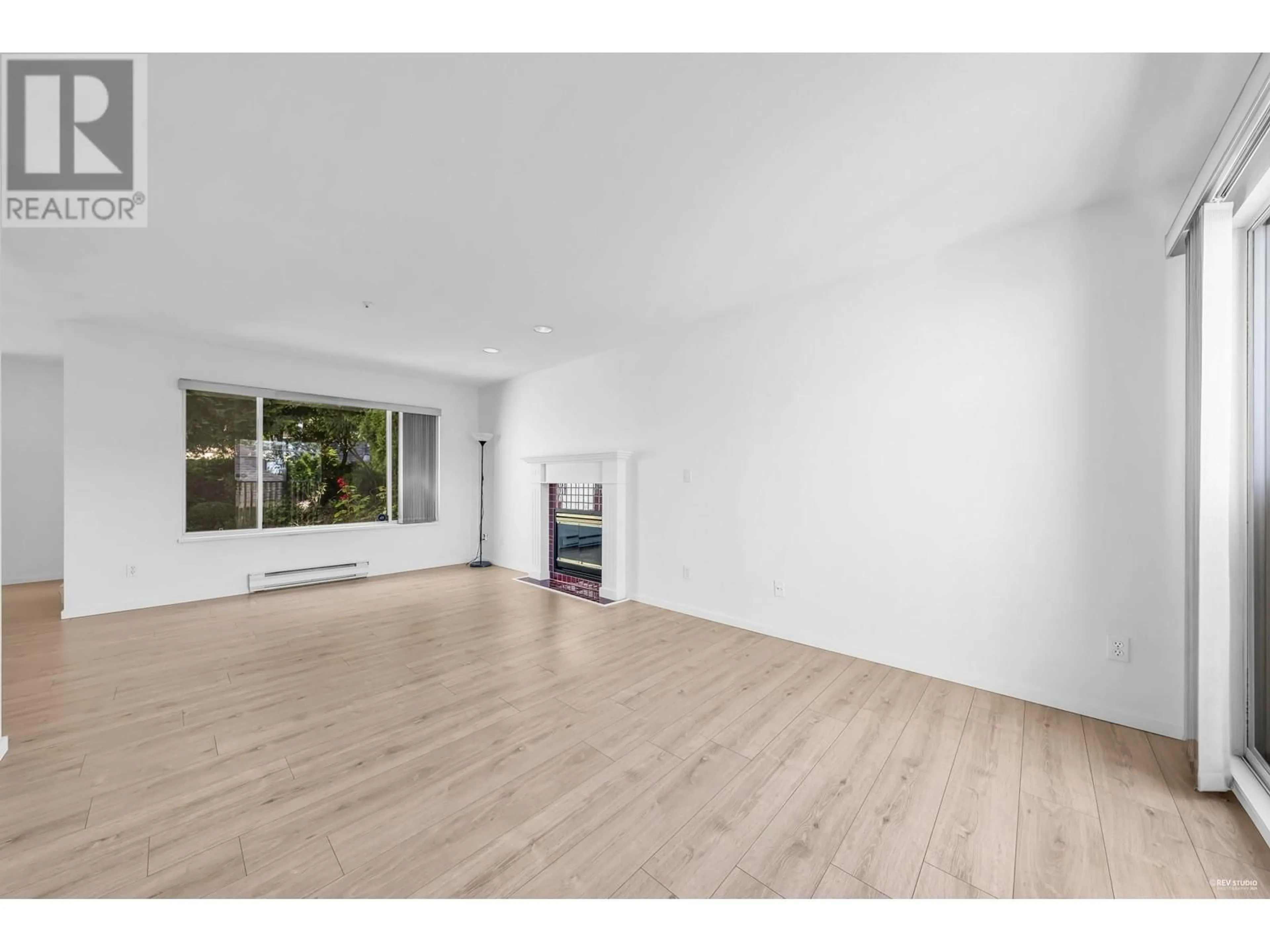 A pic of a room for 1828 SE MARINE DRIVE, Vancouver British Columbia V5P2R8