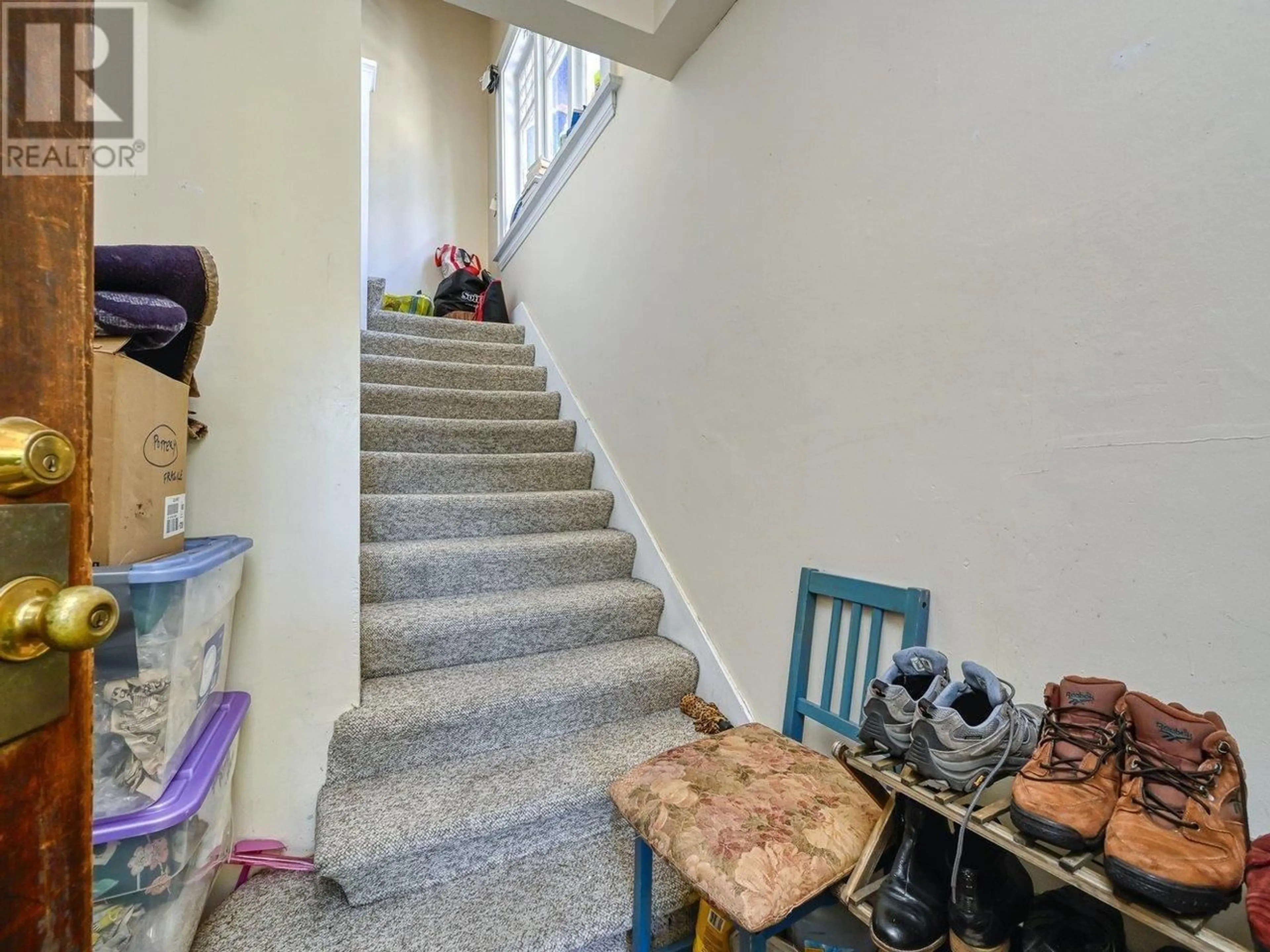 Stairs for 2333 COLLINGWOOD STREET, Vancouver British Columbia V6R3L2