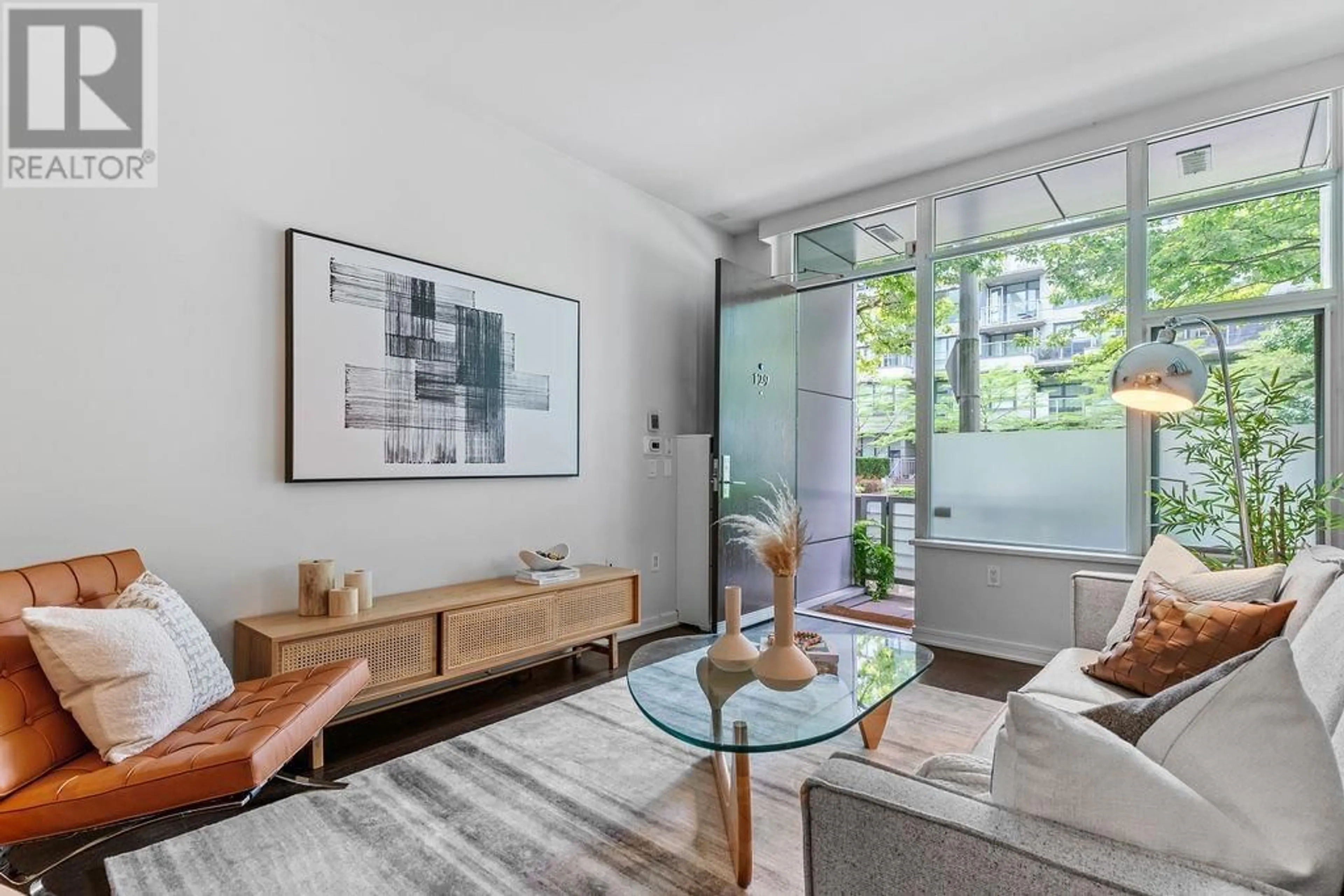 Living room for 129 W 1ST AVENUE, Vancouver British Columbia V5Y0A6