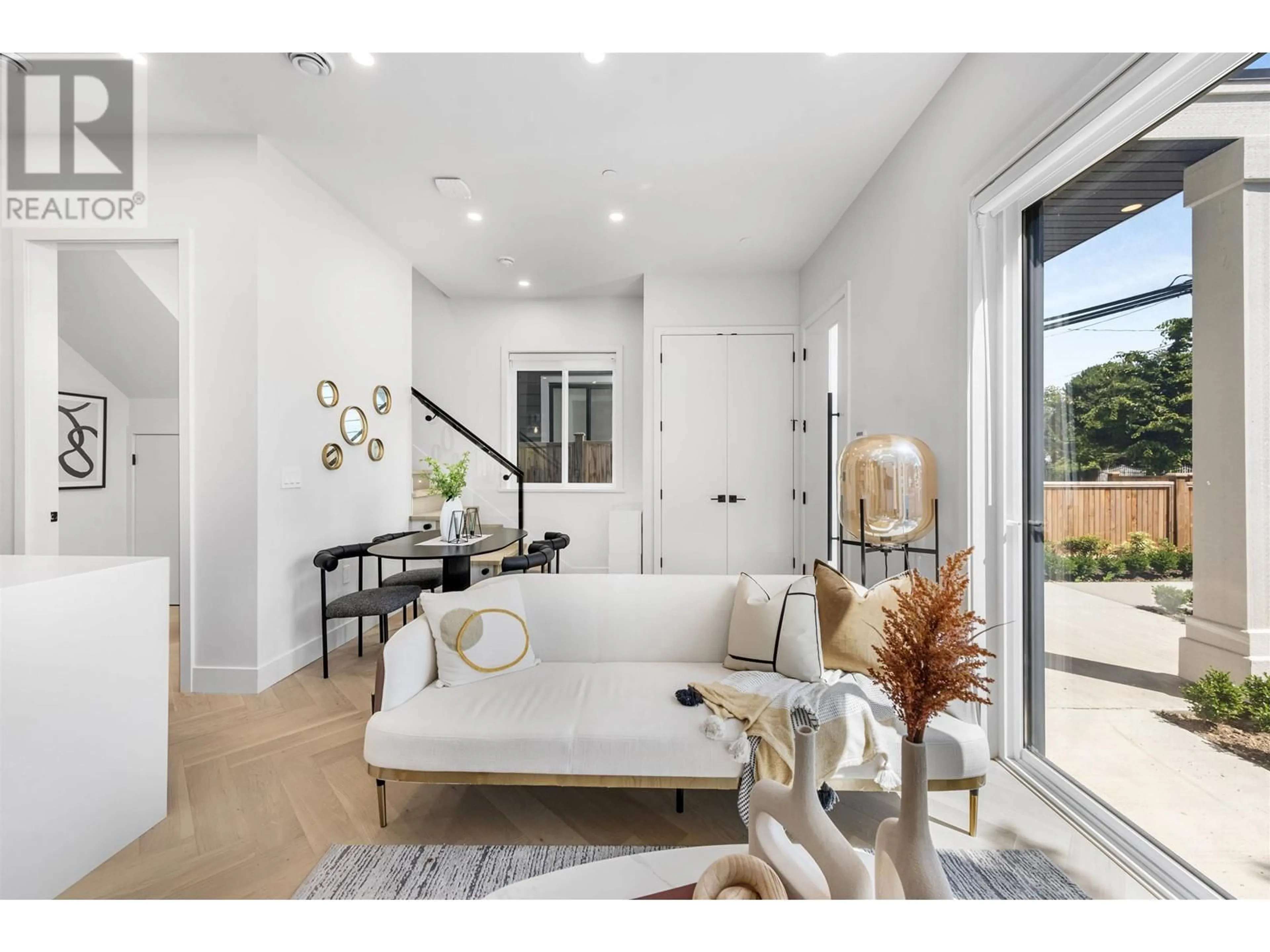 Living room, wood floors for 3349 KASLO STREET, Vancouver British Columbia V5M2R1