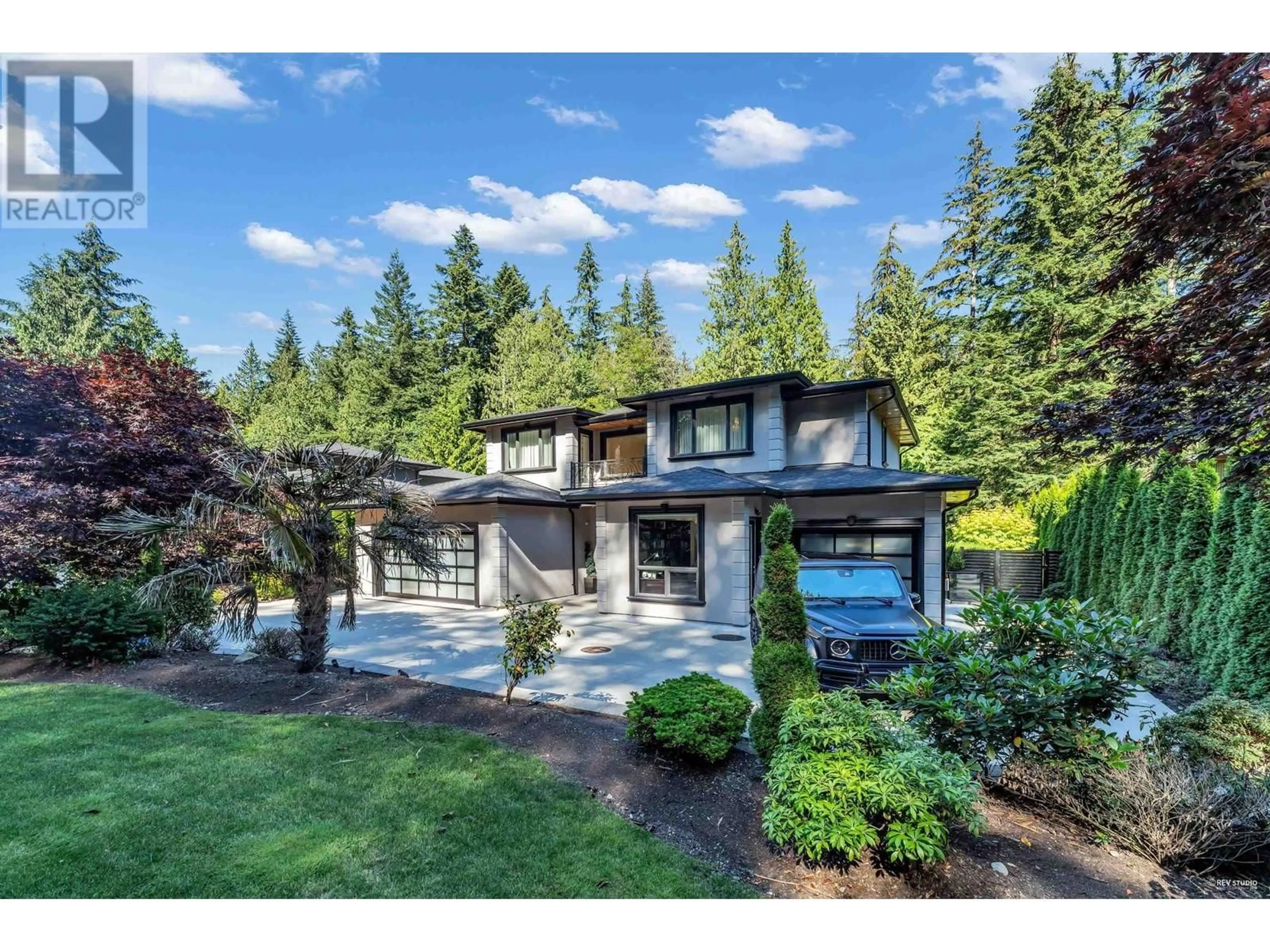 Frontside or backside of a home for 348 MOYNE DRIVE, West Vancouver British Columbia V7S1J5