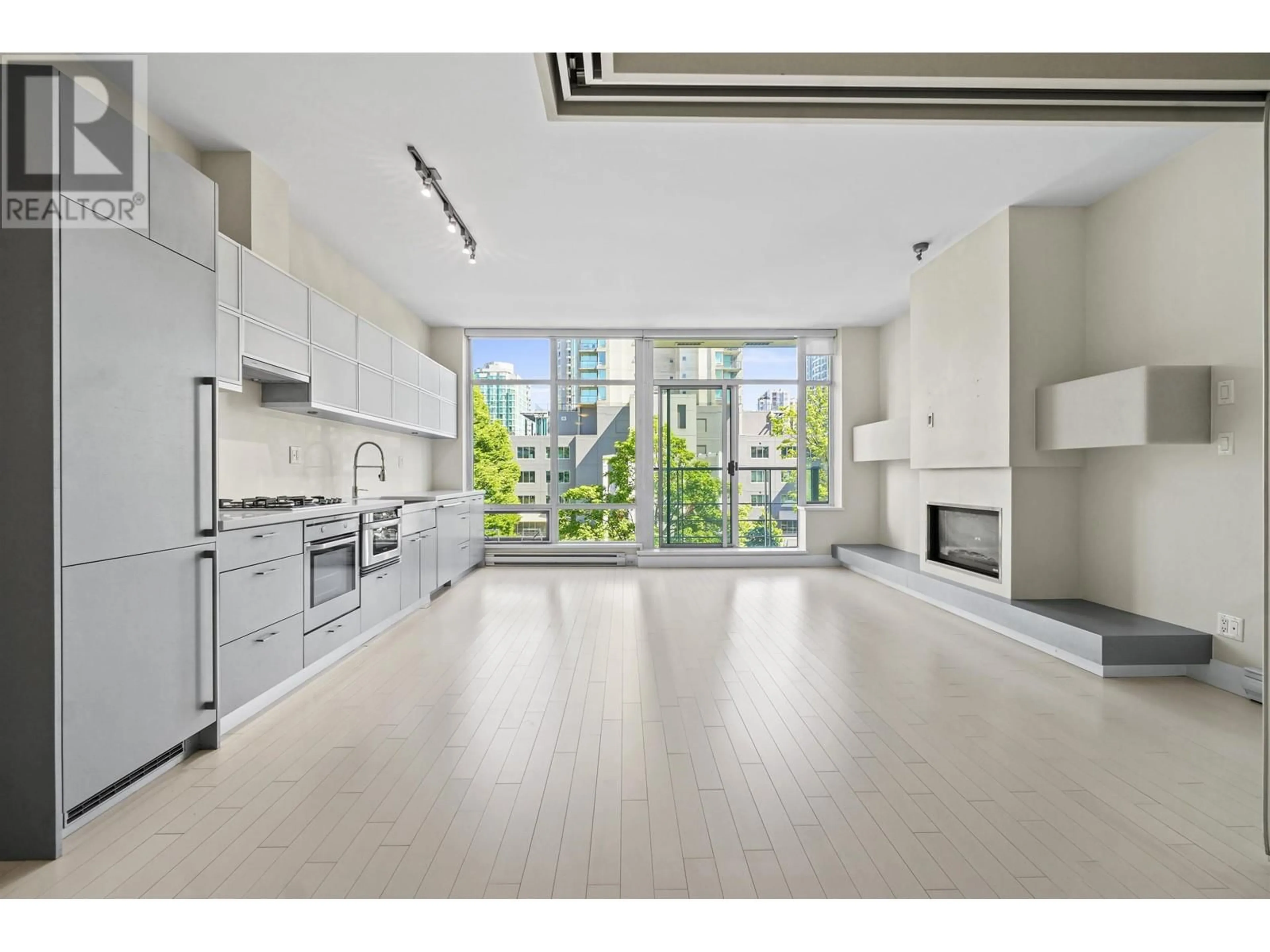 Open concept kitchen for 303 535 SMITHE STREET, Vancouver British Columbia V6B0H2