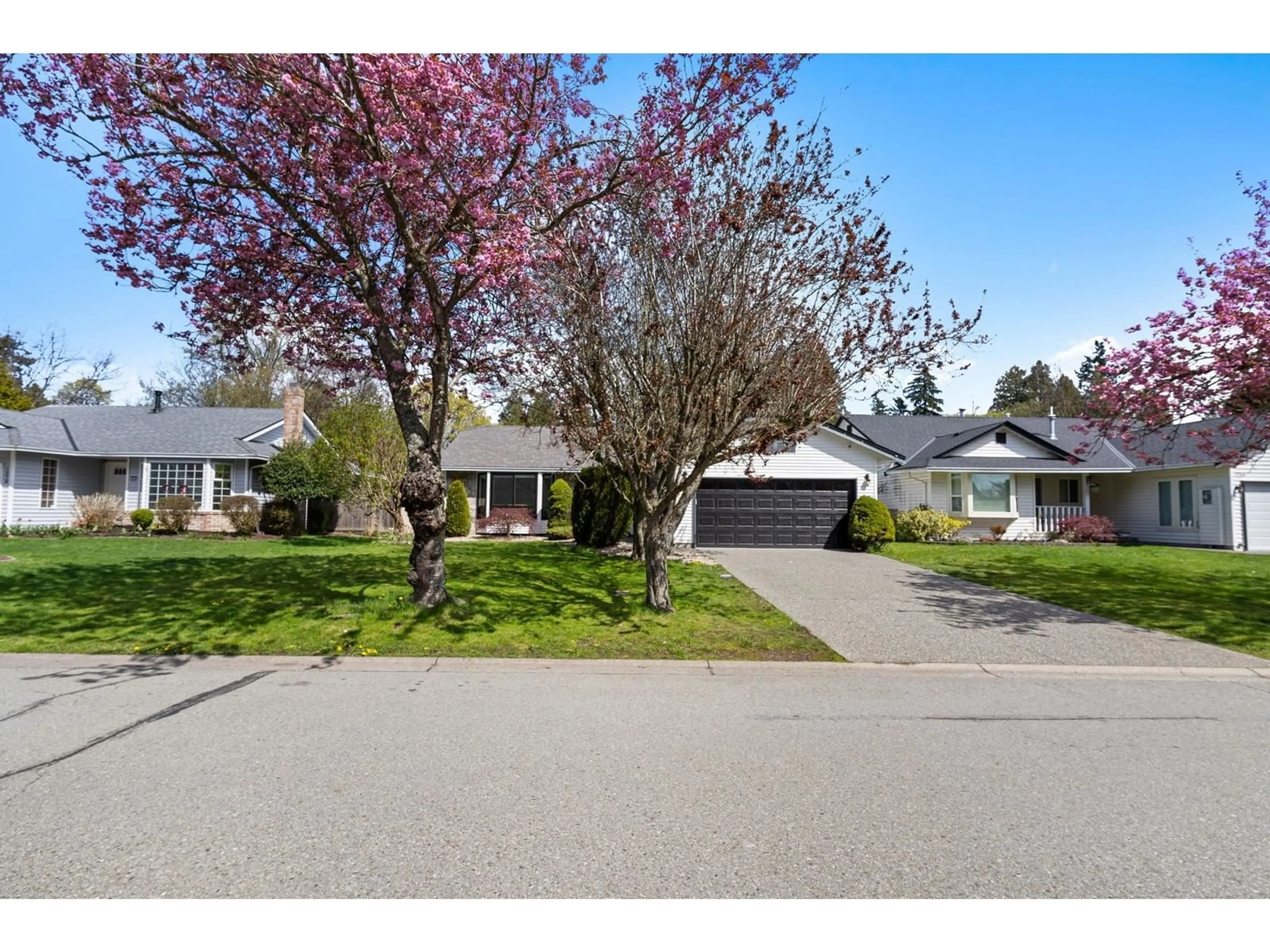 Frontside or backside of a home for 1272 163A STREET, Surrey British Columbia V4A8E6