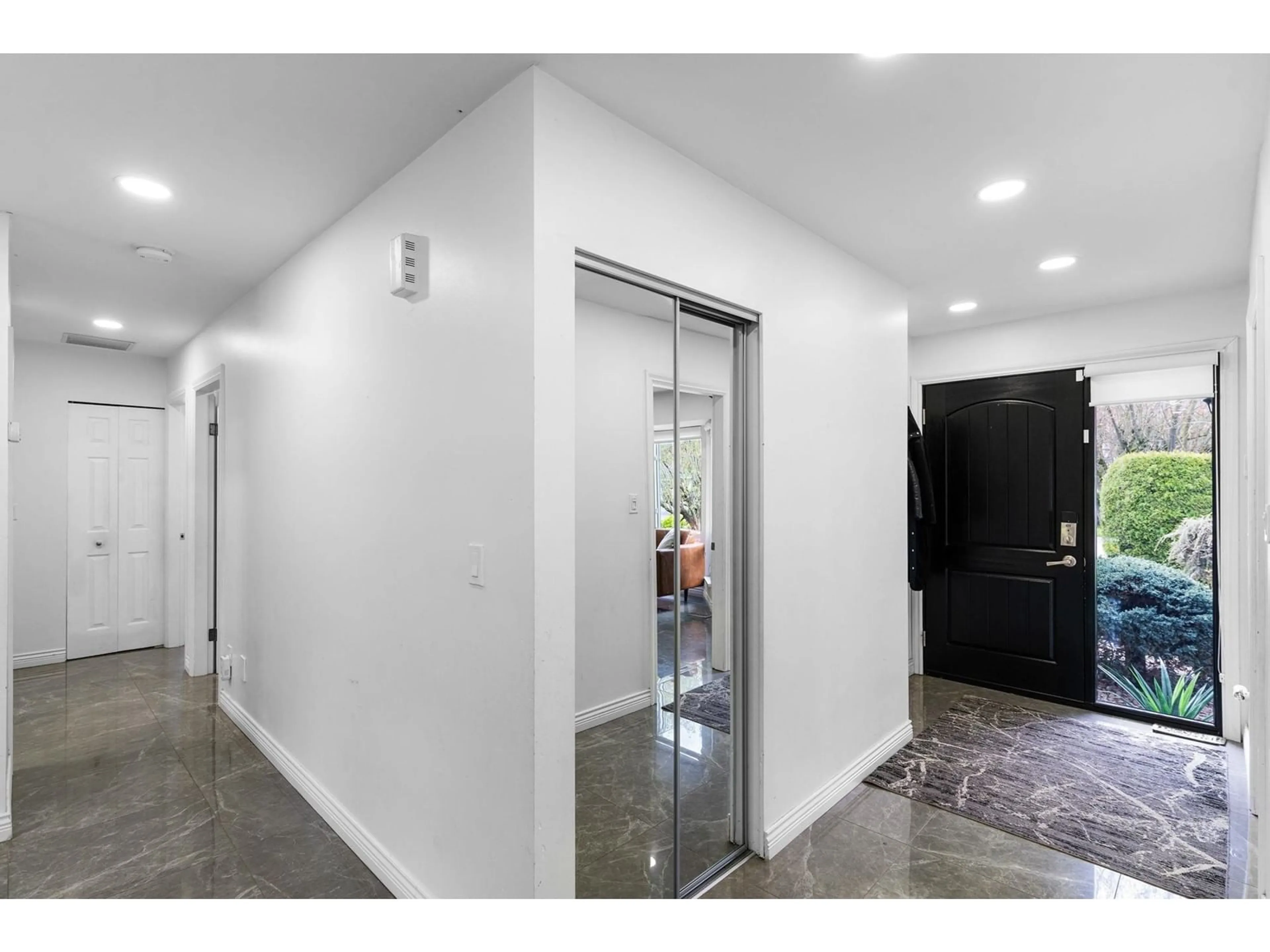 Indoor foyer for 1272 163A STREET, Surrey British Columbia V4A8E6