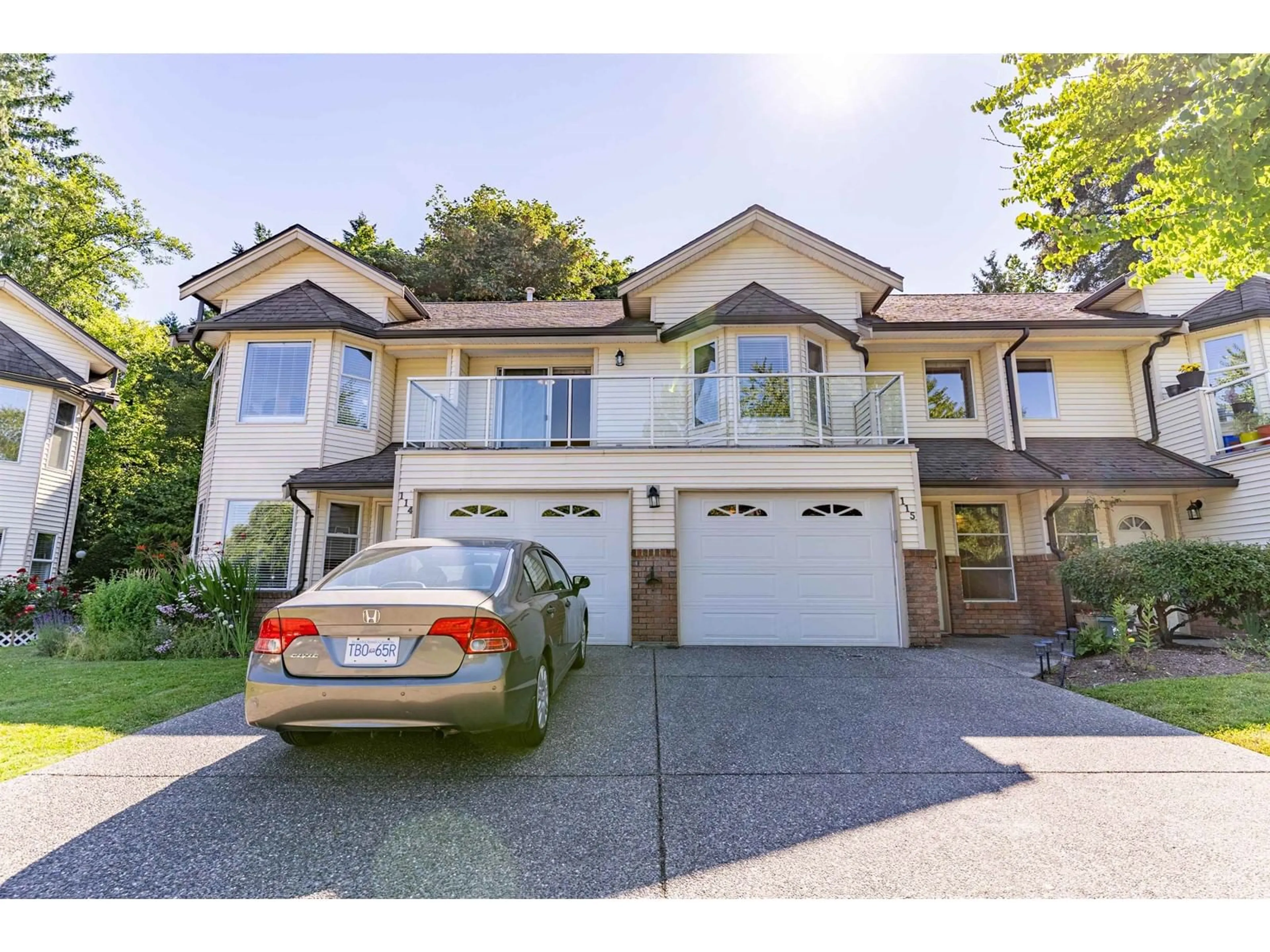 A pic from exterior of the house or condo for 115 6841 138 STREET, Surrey British Columbia V3W0A7