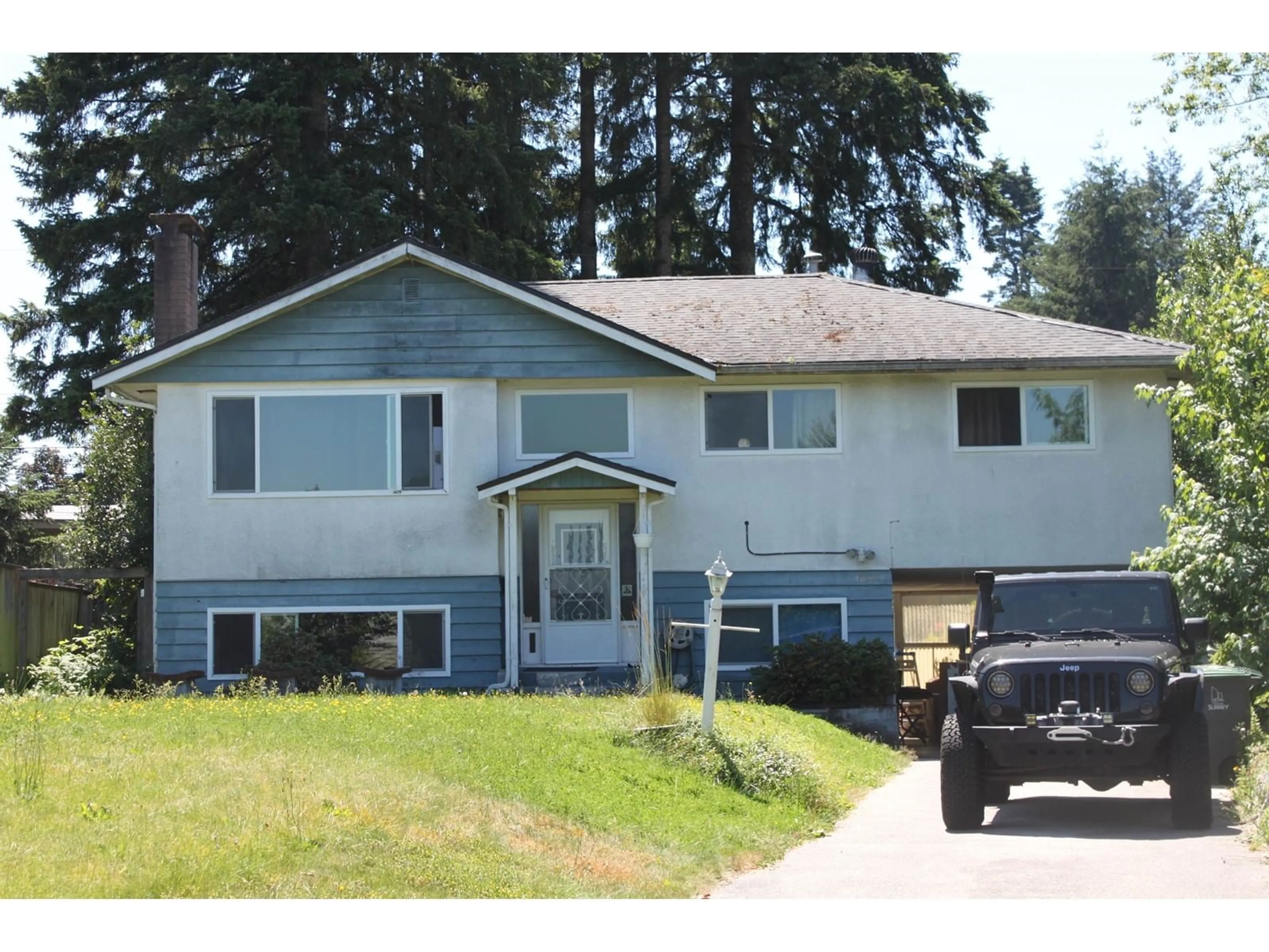 Frontside or backside of a home for 10977 JAY CRESCENT, Surrey British Columbia V3R5B3