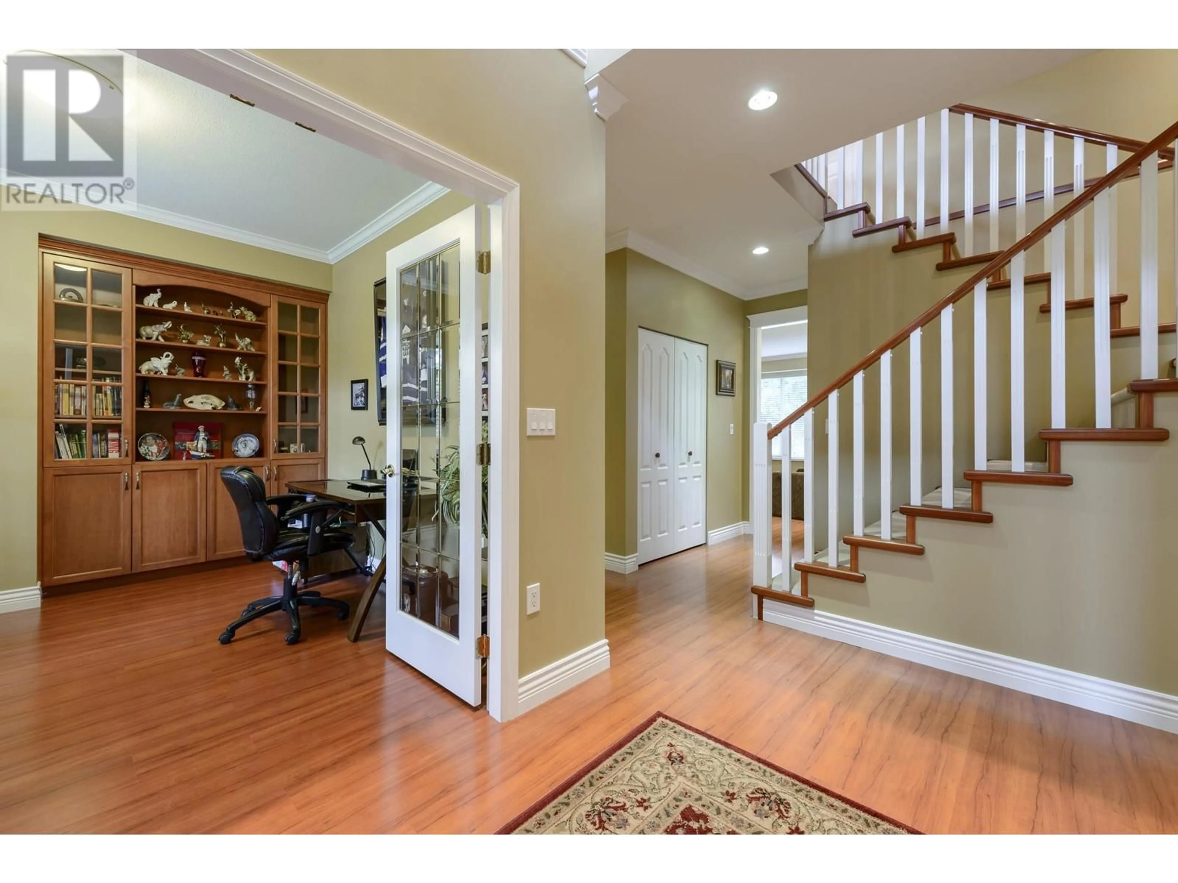 Indoor entryway, wood floors for 12920 ALOUETTE ROAD, Maple Ridge British Columbia V4R1R8