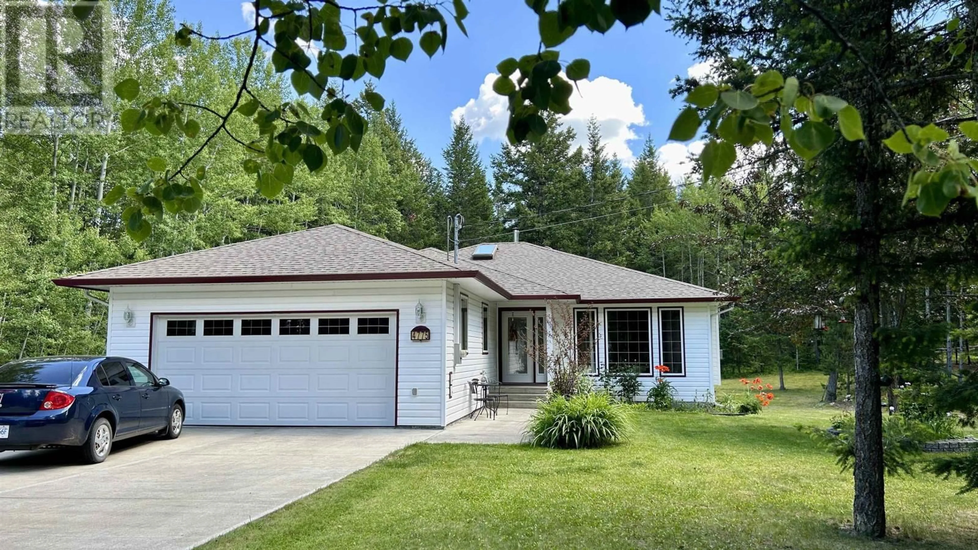 Cottage for 4775 MONEEYAW ROAD, 108 Mile Ranch British Columbia V0K2Z0