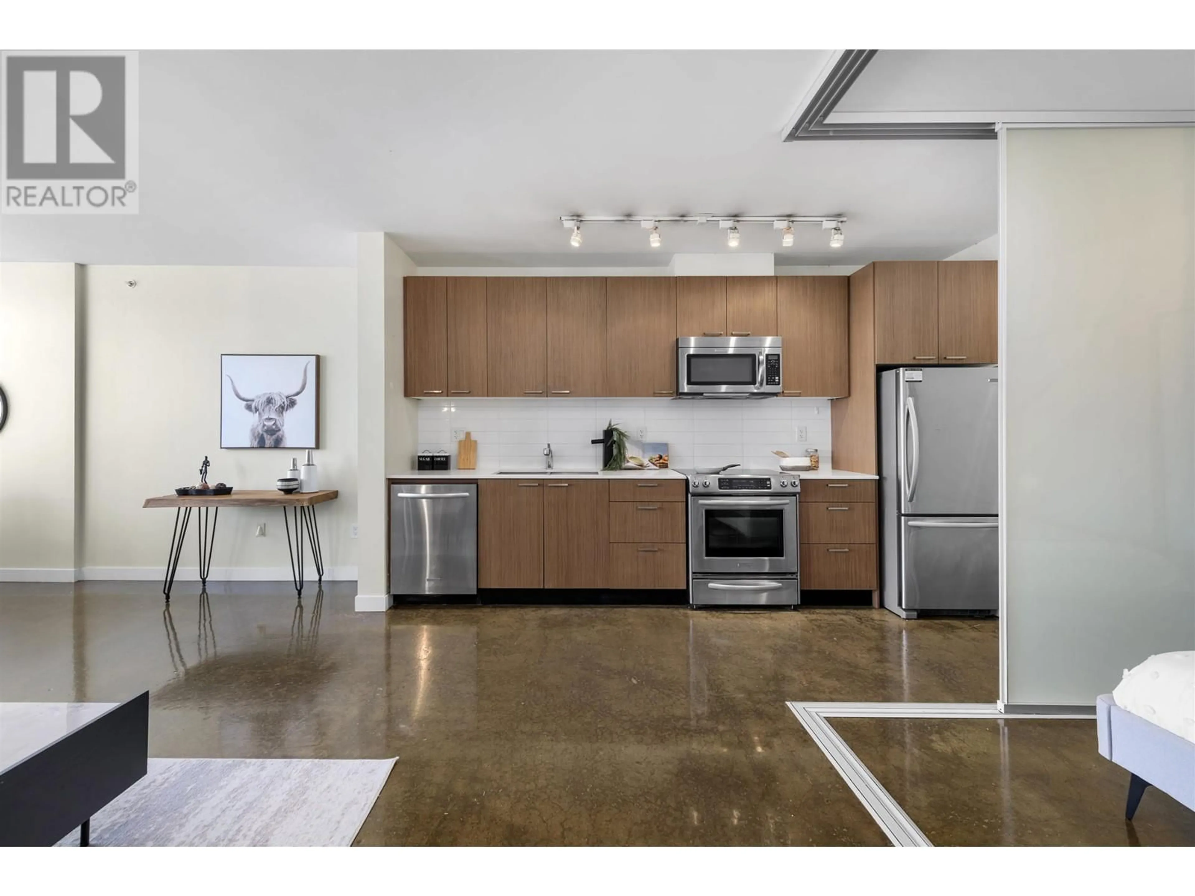 Standard kitchen for 611 221 UNION STREET, Vancouver British Columbia V6A0B4