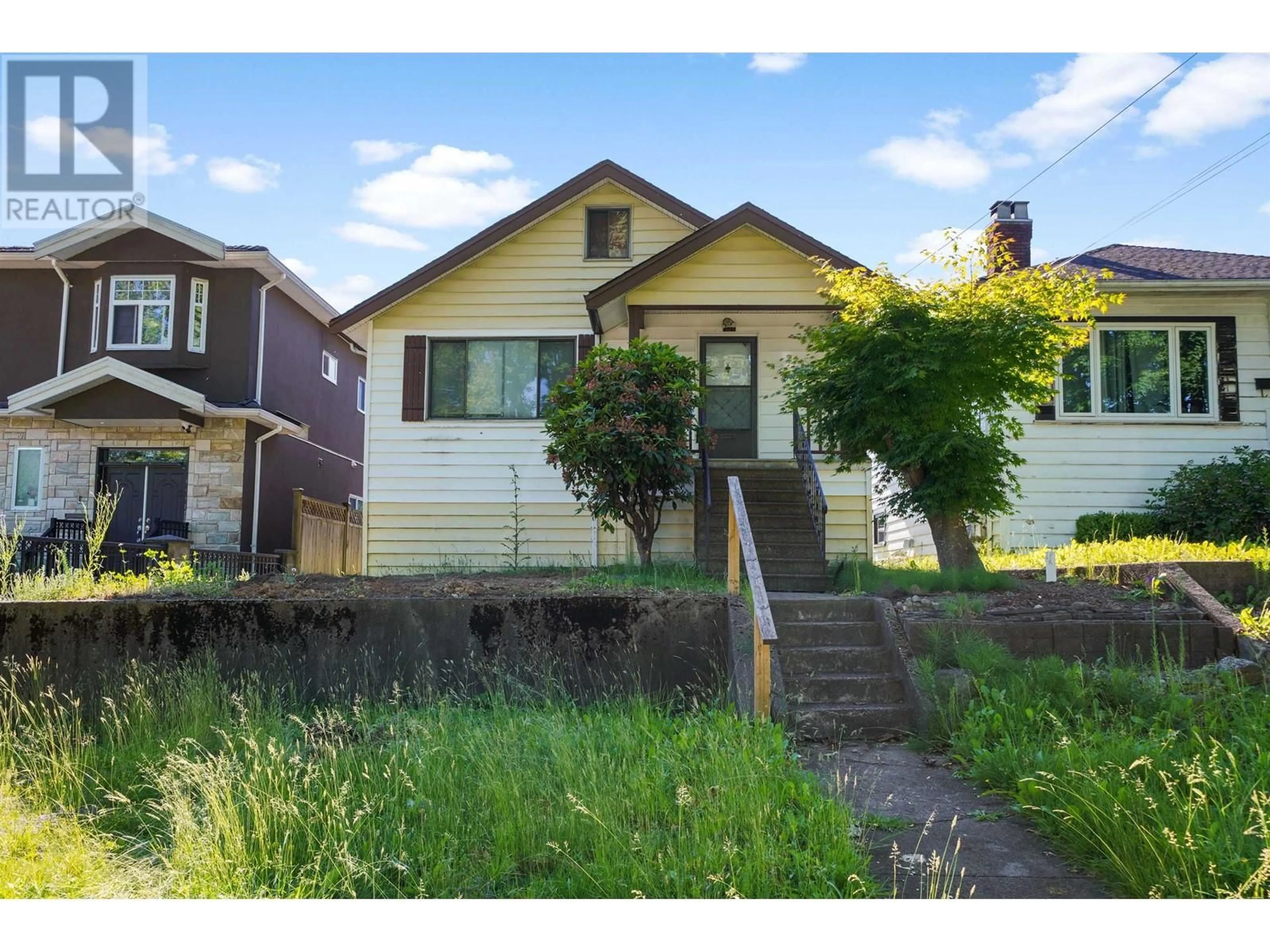 Frontside or backside of a home for 745 SKEENA STREET, Vancouver British Columbia V5K4P4