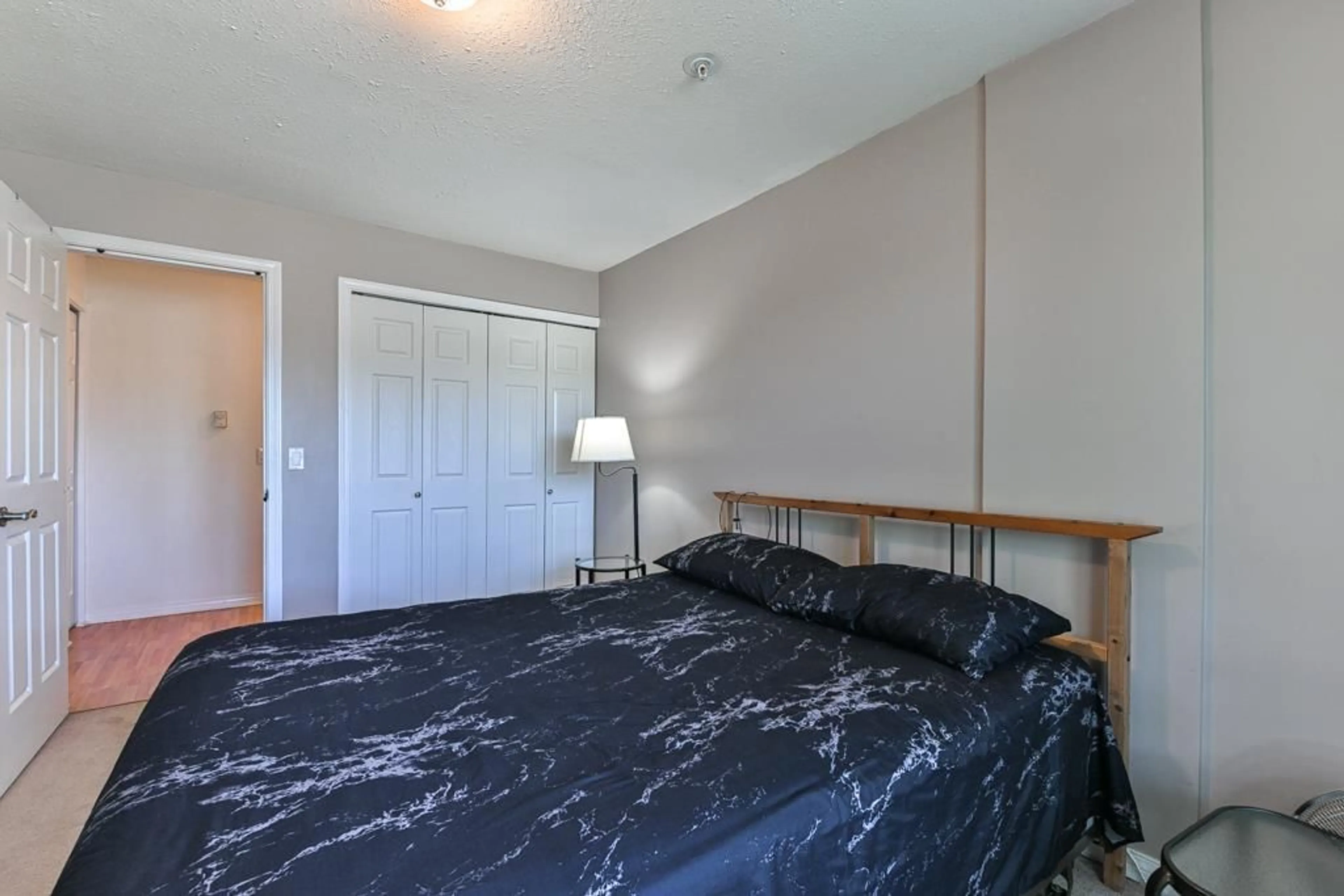 Bedroom with bed, unknown for 305 - 13226 104, Surrey British Columbia V3T1V1