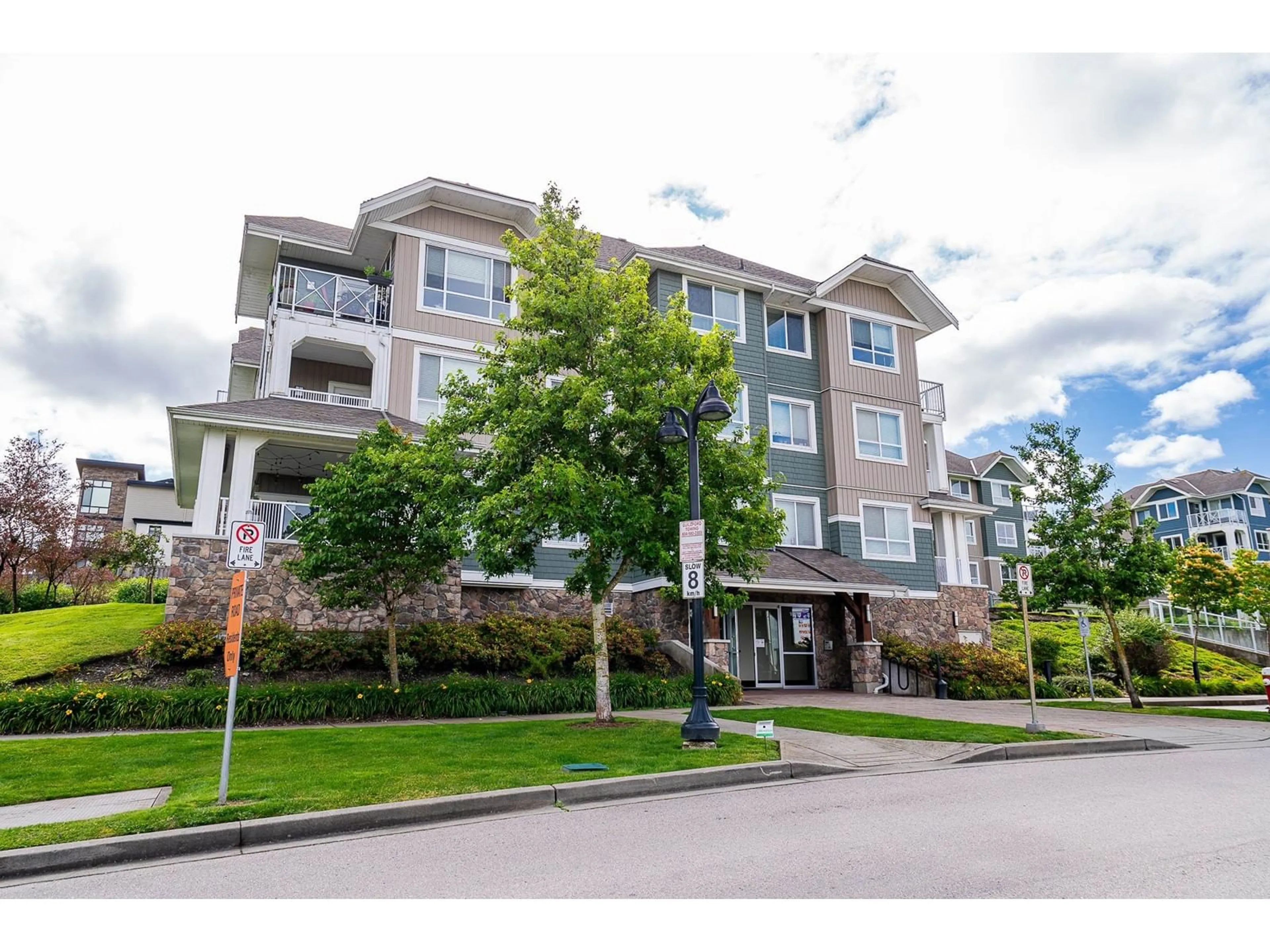 A pic from exterior of the house or condo for 313 16398 64 AVENUE, Surrey British Columbia V3S6X6