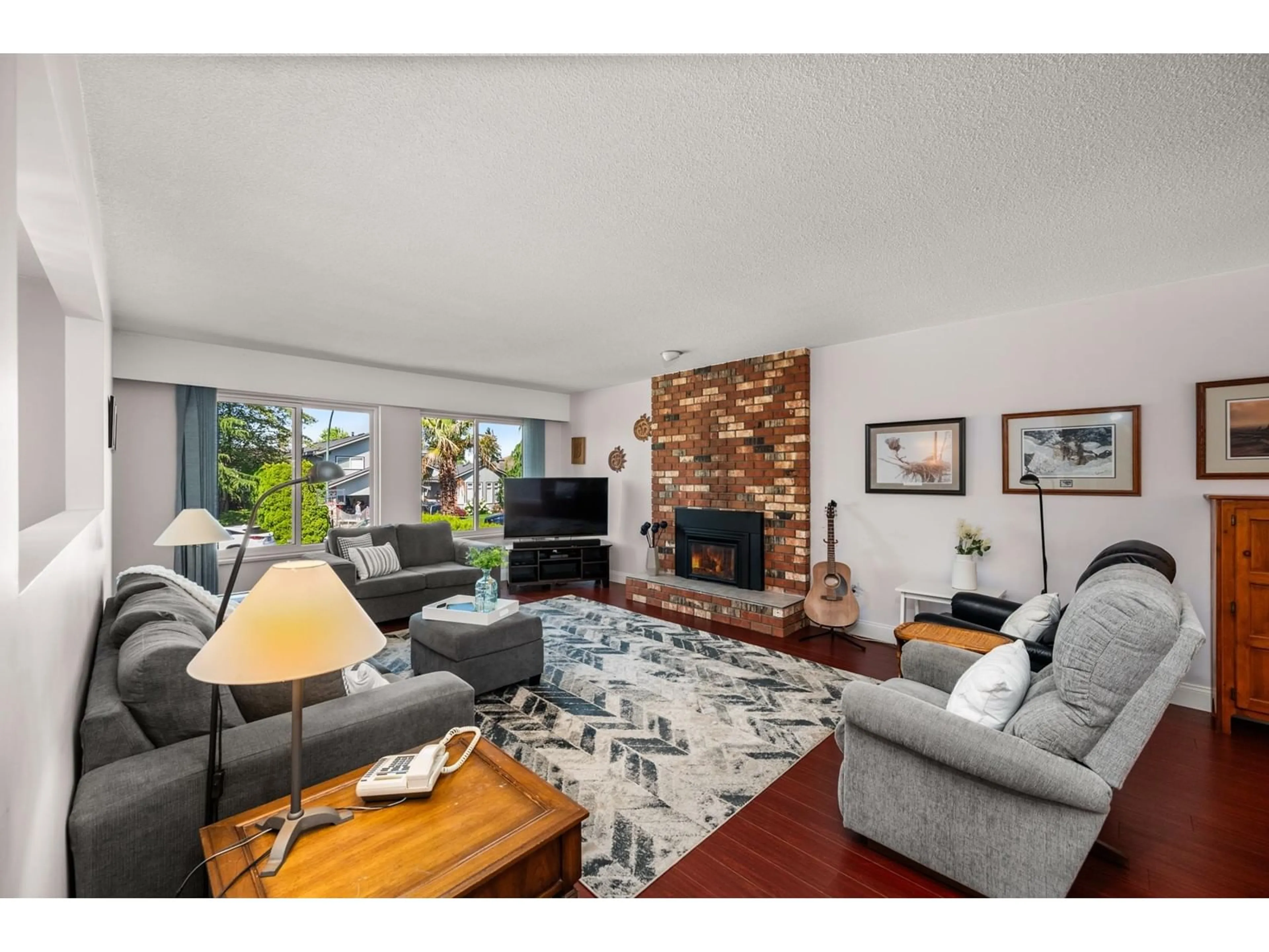 Living room for 7562 MUSTON PLACE, Delta British Columbia V4C7J8