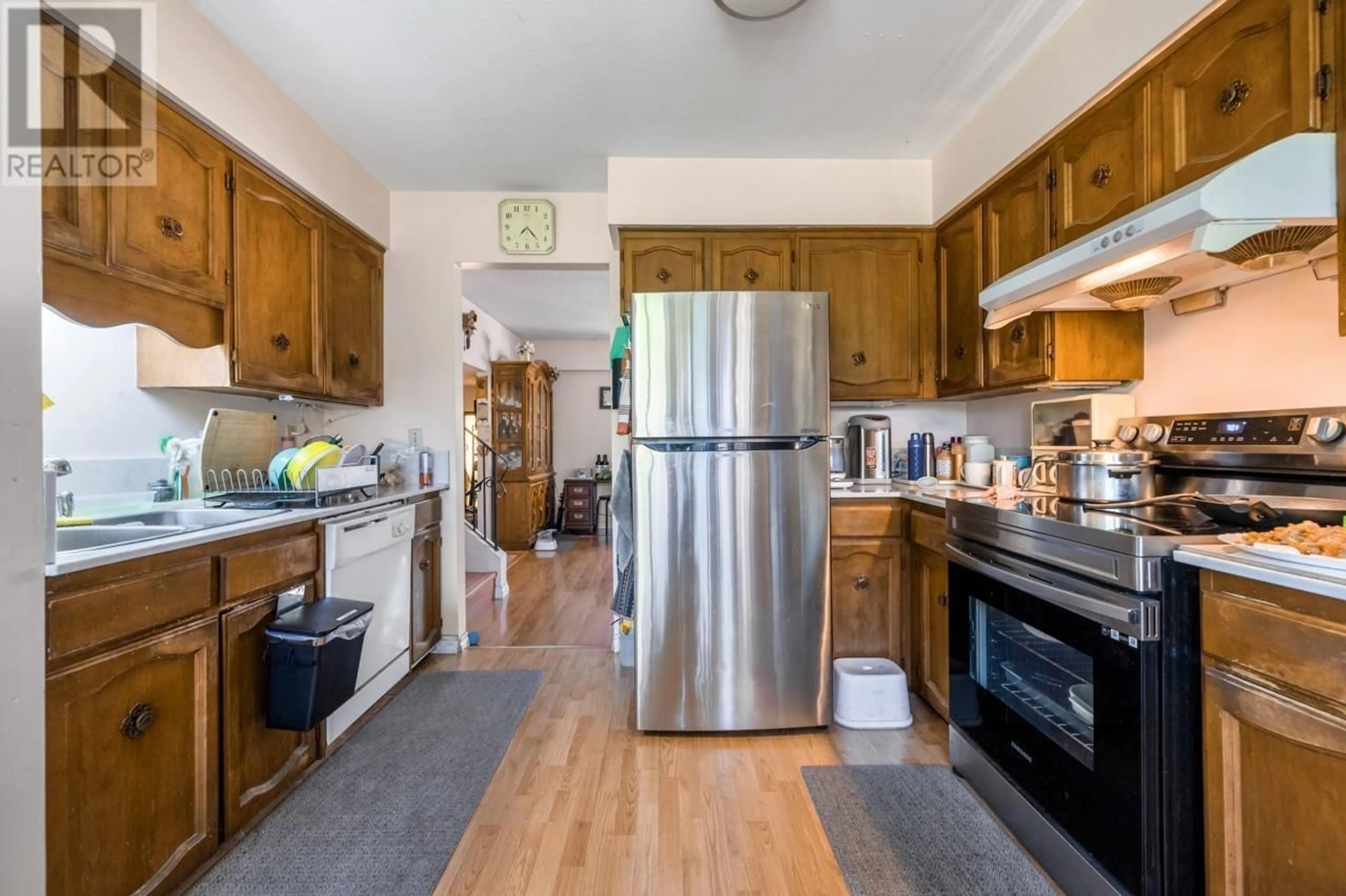 Standard kitchen, unknown for 10420 HOGARTH DRIVE, Richmond British Columbia V7E3Z6
