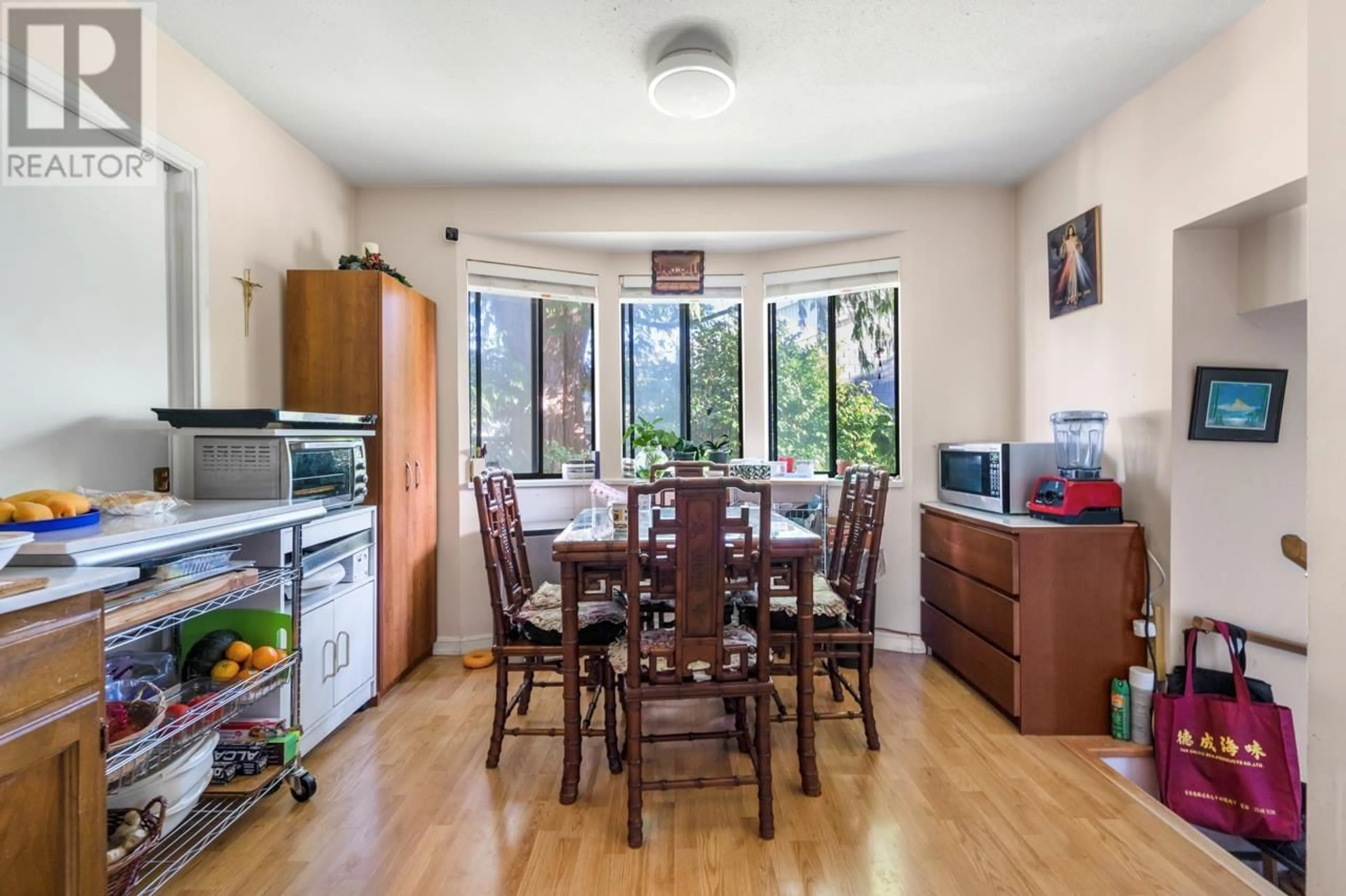 Dining room, wood floors, cottage for 10420 HOGARTH DRIVE, Richmond British Columbia V7E3Z6