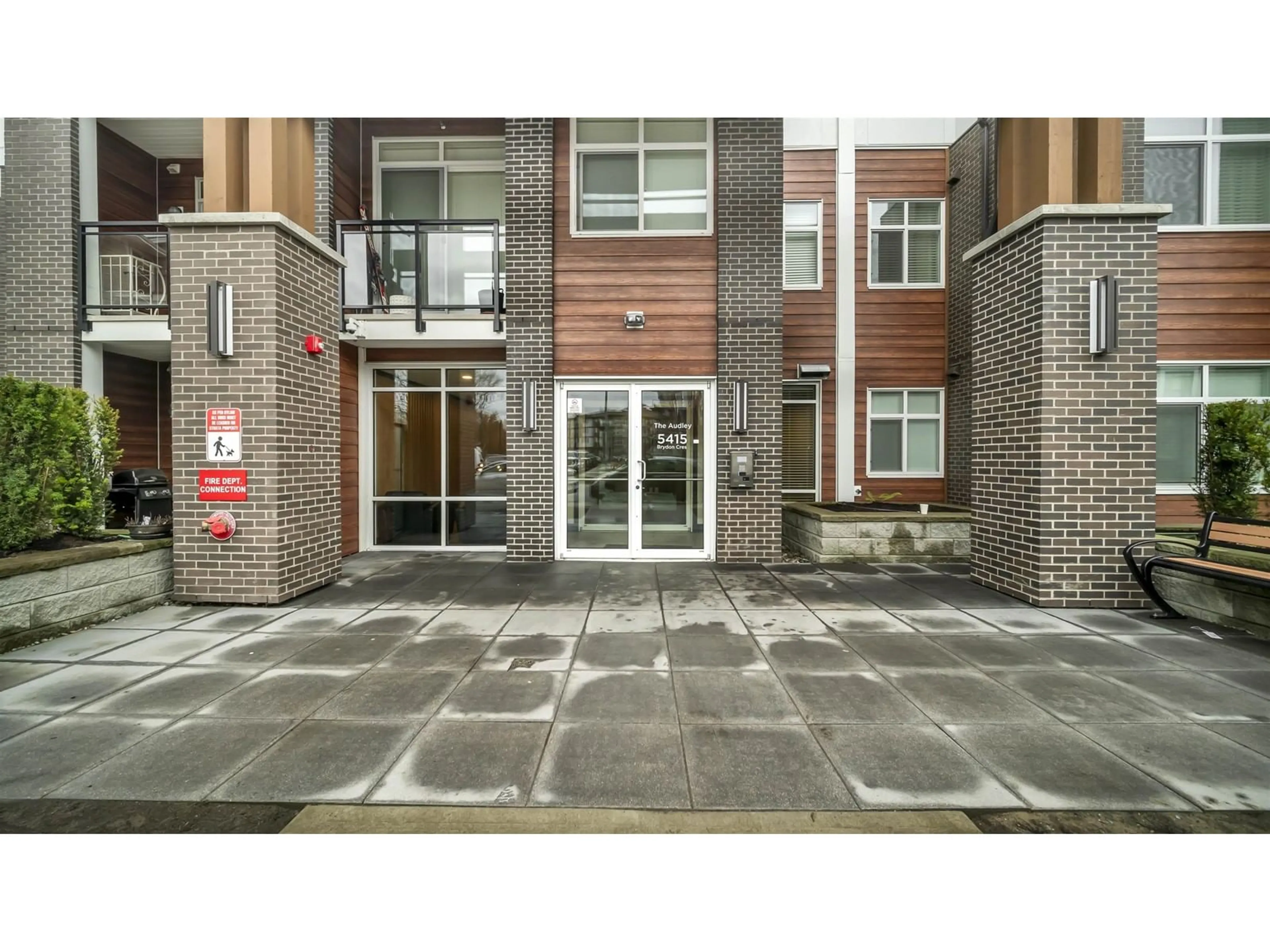 A pic from exterior of the house or condo for 328 5415 BRYDON CRESCENT, Langley British Columbia V3A0N4