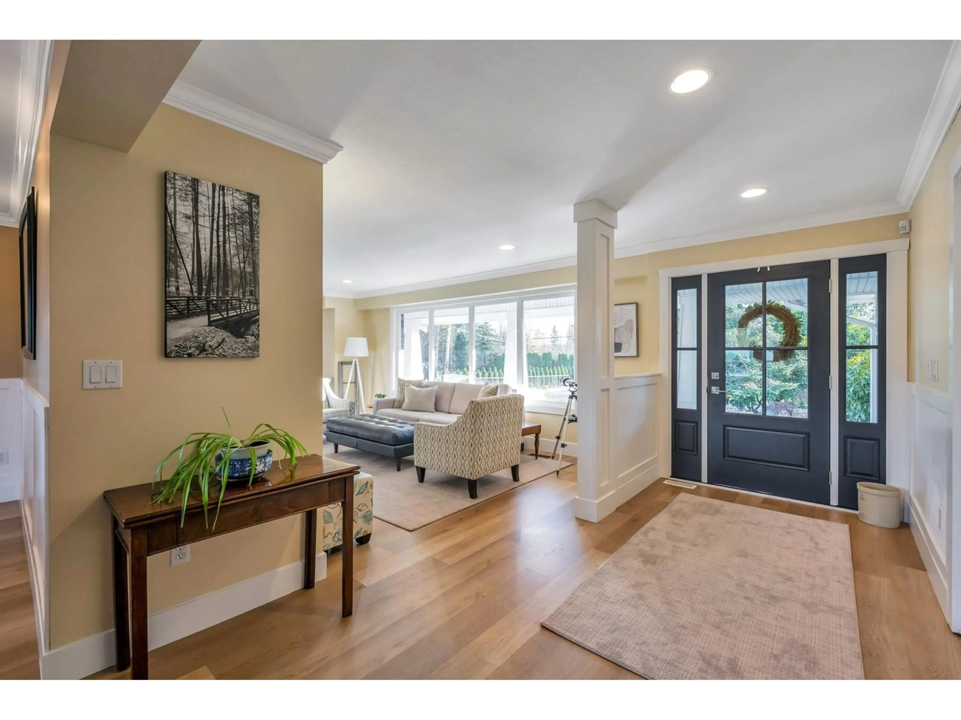 Indoor entryway for 21871 100 AVENUE, Langley British Columbia V1M3V1