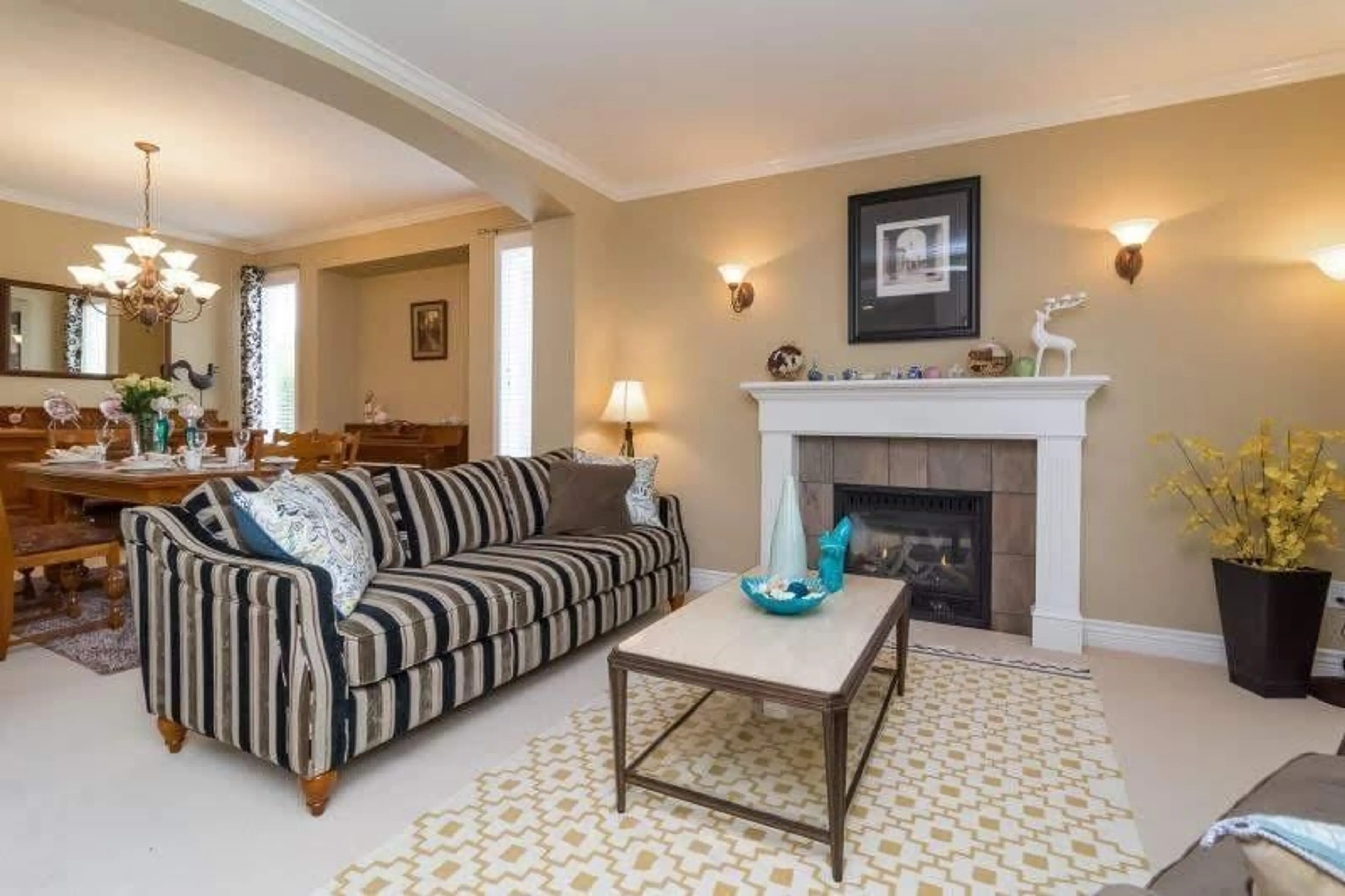 Living room with furniture, unknown for 10672 164A, Surrey British Columbia V4N5J3
