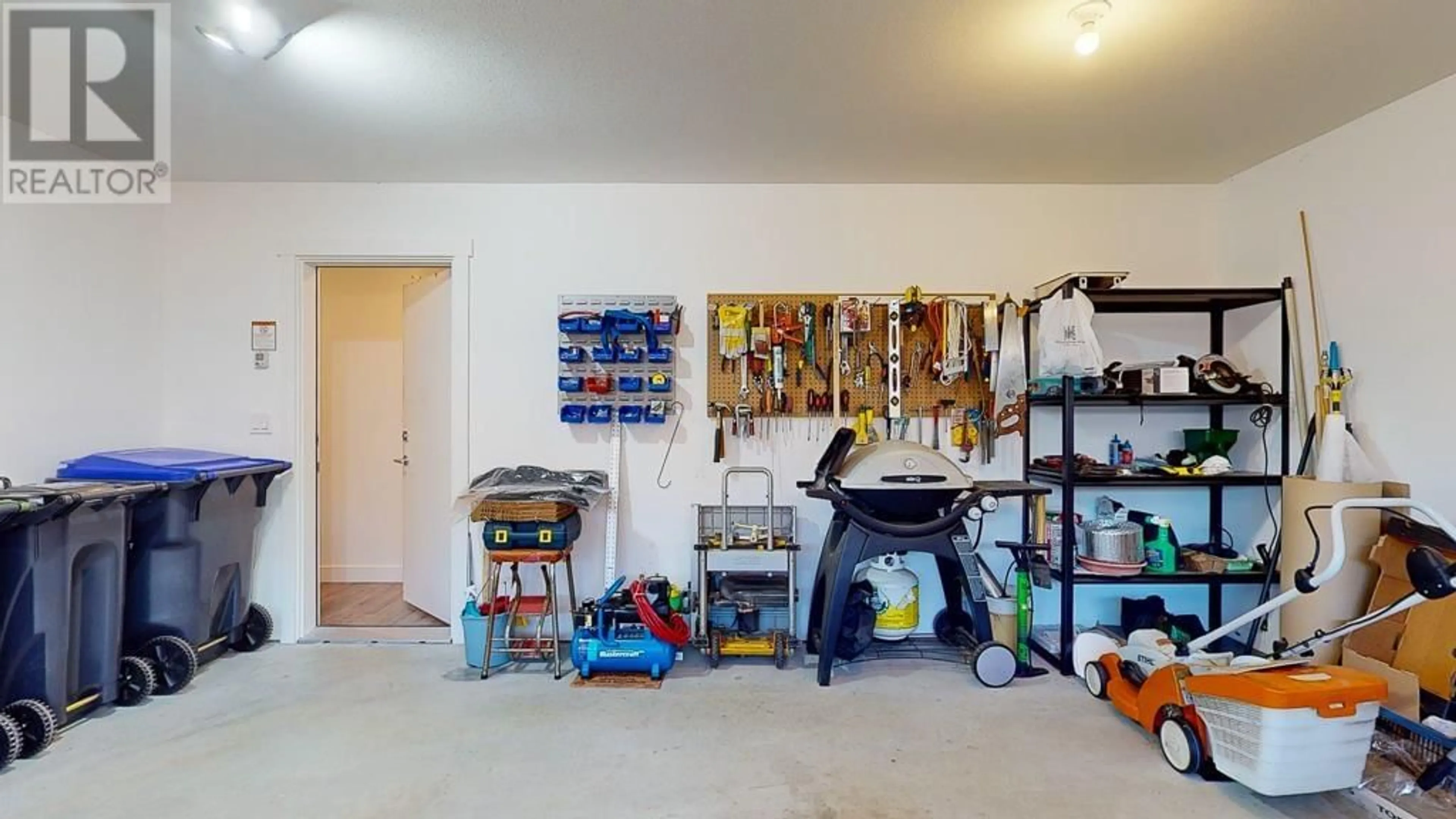 Indoor garage, cement floor for 5676 PARTRIDGE WAY, Sechelt British Columbia V7Z0M4